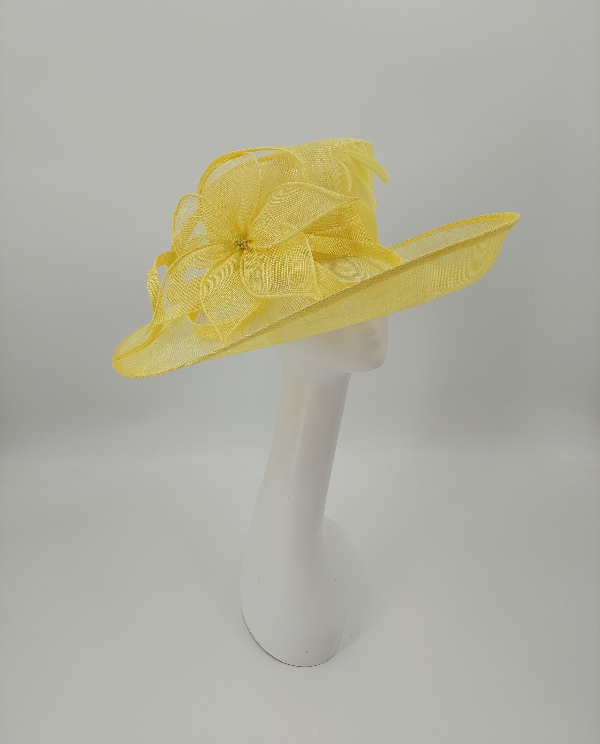 Hat Haven Millinery - An Official Milliner of the Kentucky Derby Museum. Hand made Kentucky Derby Hats & Fascinators. Visit of  pop up shop at the Hyatt Regency during Derby week.