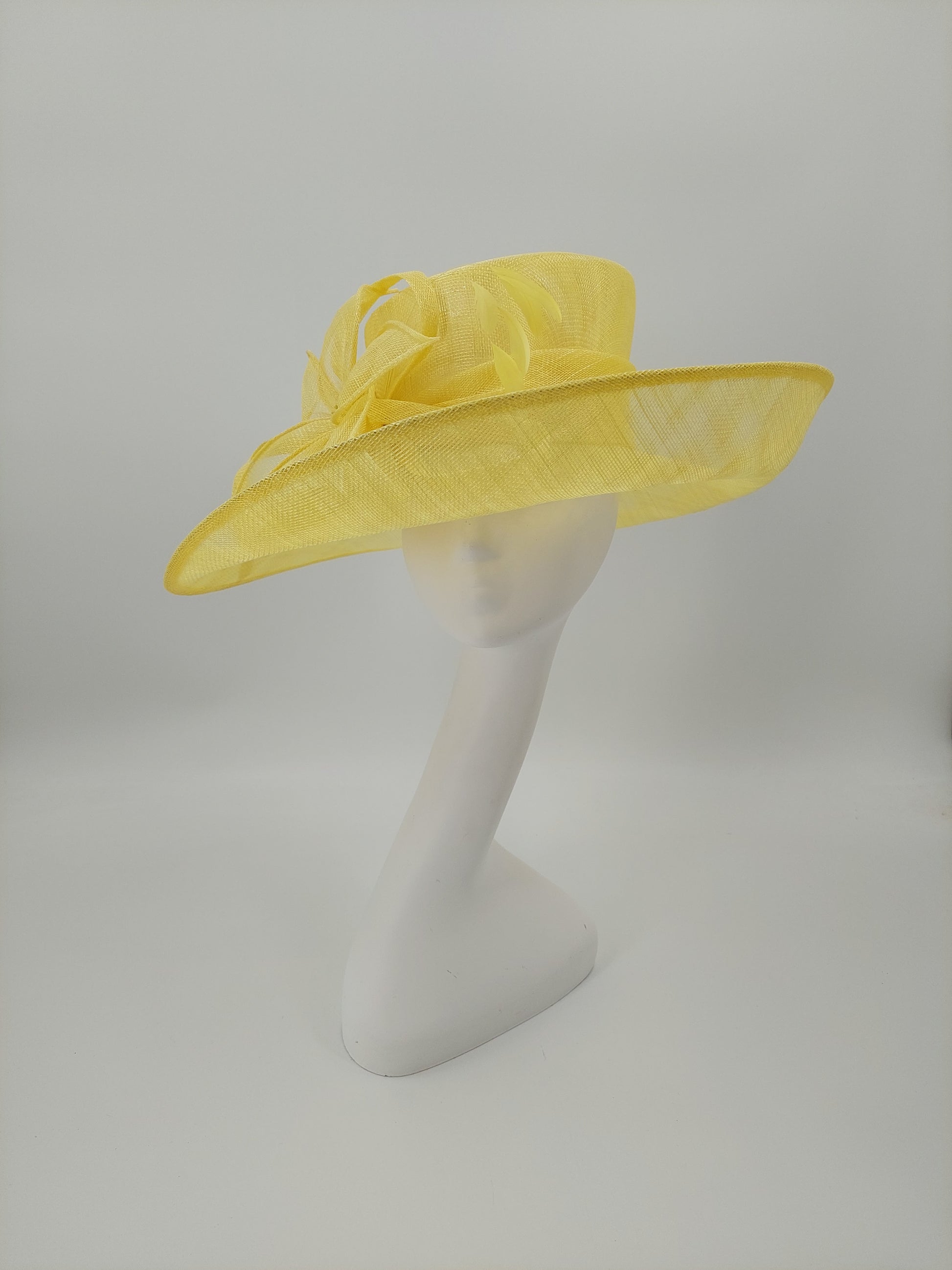 Hat Haven Millinery - An Official Milliner of the Kentucky Derby Museum. Hand made Kentucky Derby Hats & Fascinators. Visit of  pop up shop at the Hyatt Regency during Derby week.