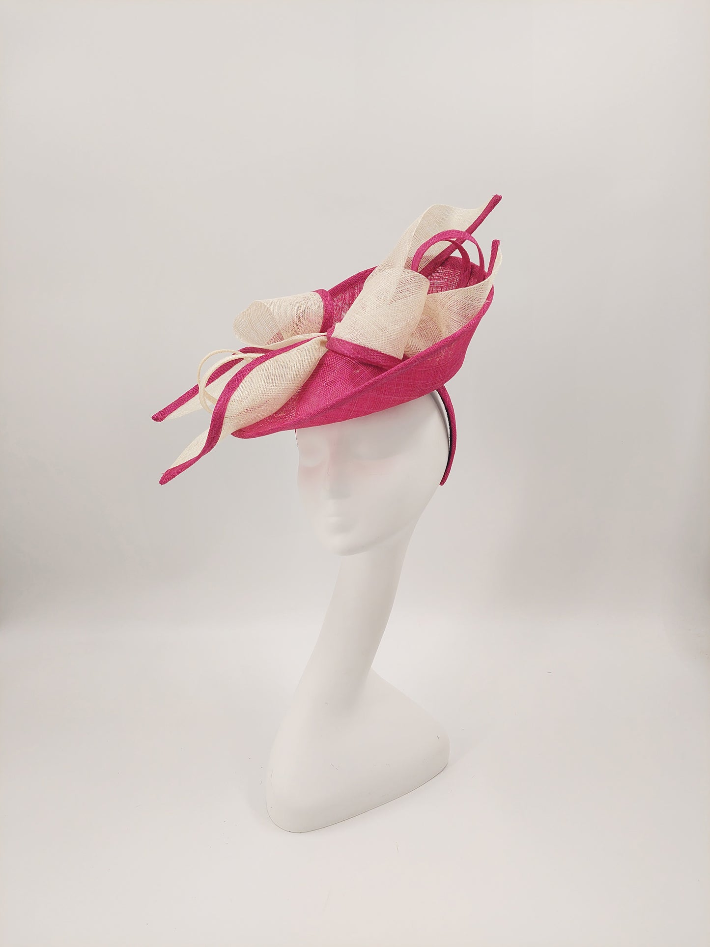 Hat Haven Millinery - Custom Kentucky Derby Hats and Fascinators. Official Milliner of the Kentucky Derby Museum. Featured in the Official Style Guide for the Kentucky Derby. Visit our pop up shop at the Hyatt Regency in downtown Louisville.