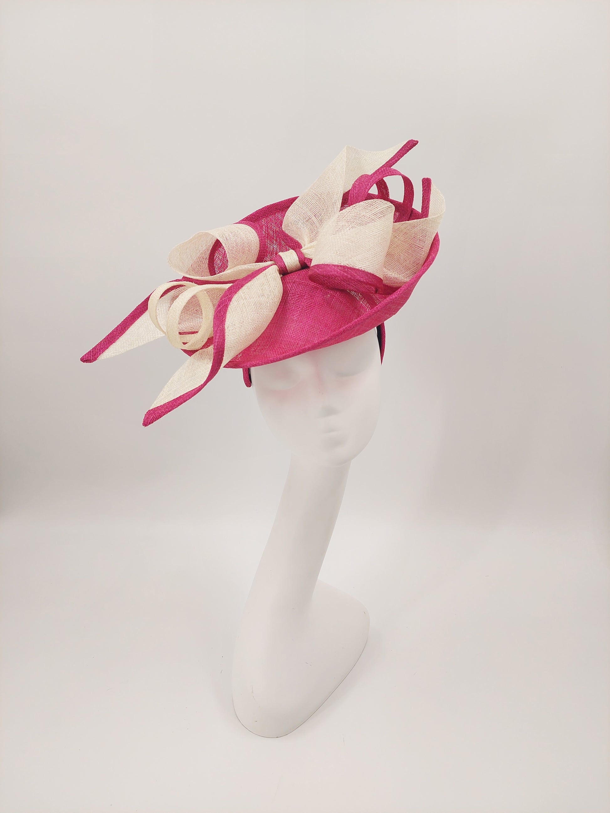 Hat Haven Millinery - Custom Kentucky Derby Hats and Fascinators. Official Milliner of the Kentucky Derby Museum. Featured in the Official Style Guide for the Kentucky Derby. Visit our pop up shop at the Hyatt Regency in downtown Louisville.