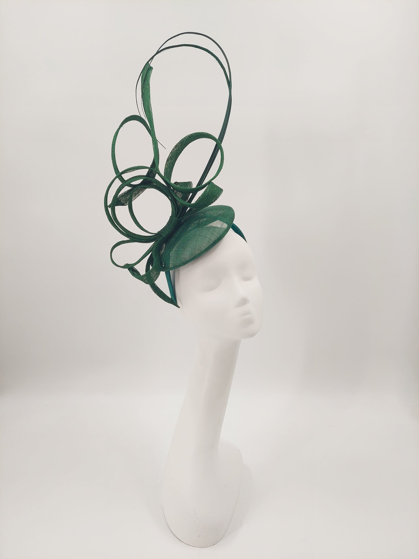 Hat Haven Millinery - Official Milliner of the Kentucky Derby Museum. Featured in the Official Style Guide for the Kentucky Derby. Ladies Derby hats, fascinators, men's hats, bridal headwear.
