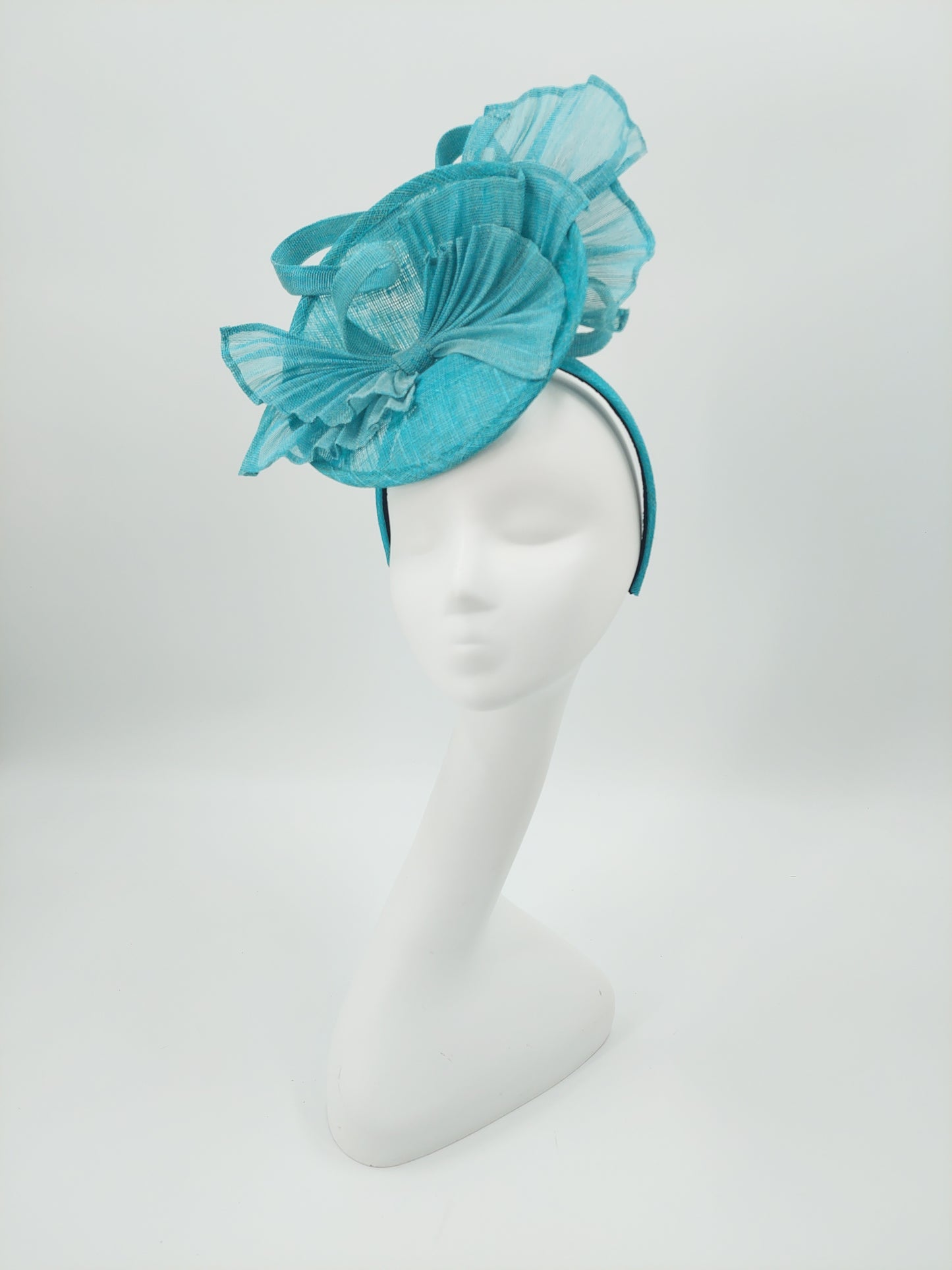 Hat Haven Millinery - Official Milliner of the Kentucky Derby Museum. Featured in the Official Style Guide for the Kentucky Derby. Ladies Derby hats, fascinators, men's hats, bridal headwear.