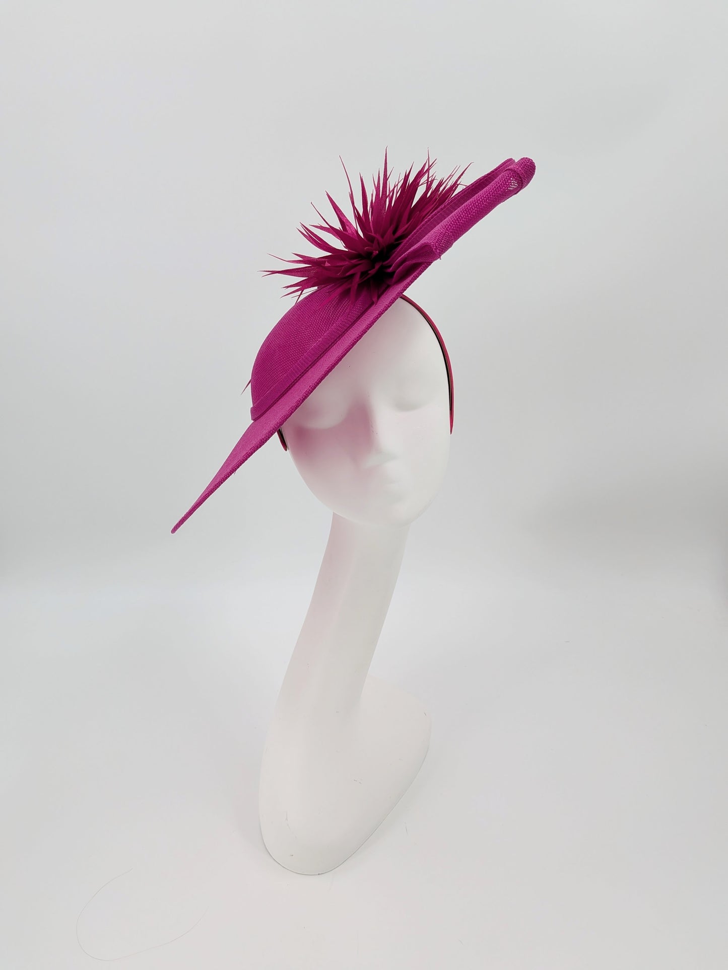 Kentucky Derby hats
Kentucky Derby fascinators
Derby hats Louisville
Louisville Derby hats
Derby headpieces
Kentucky Derby fashion 2026
Derby outfit hats
Churchill Downs hats
race day hats
Derby style hats