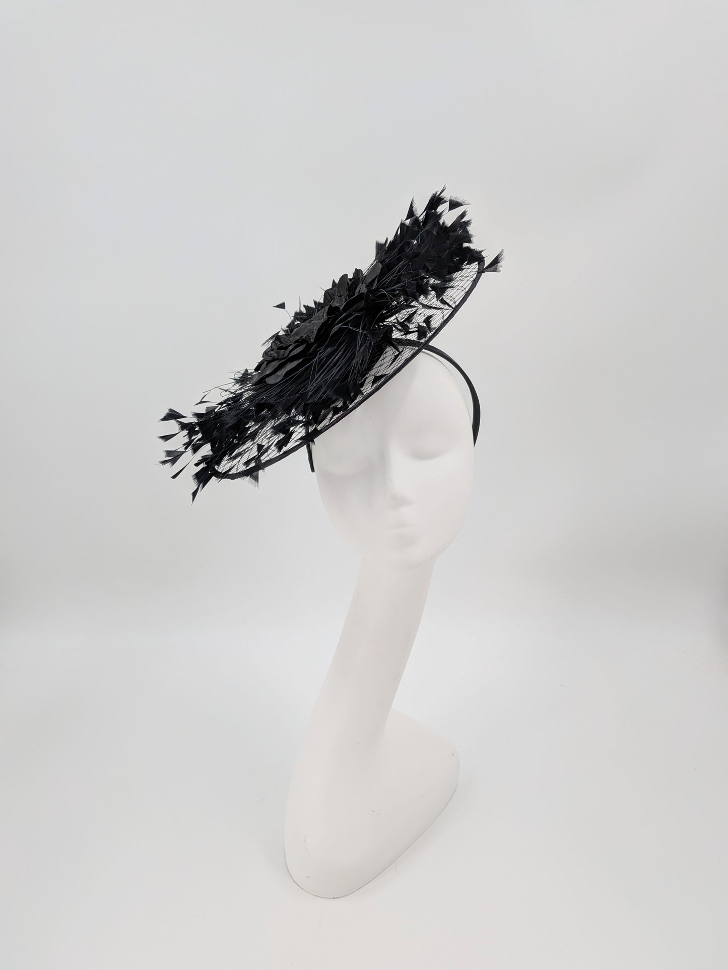 Kentucky Derby hats
Kentucky Derby fascinators
Derby hats Louisville
Louisville Derby hats
Derby headpieces
Kentucky Derby fashion 2026
Derby outfit hats
Churchill Downs hats
race day hats
Derby style hats