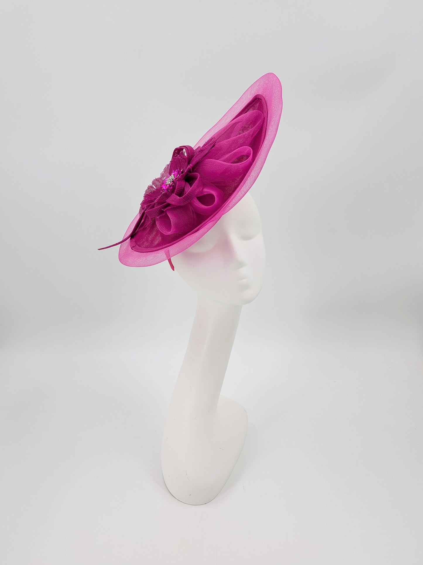 Kentucky Derby hats
Kentucky Derby fascinators
Derby hats Louisville
Louisville Derby hats
Derby headpieces
Kentucky Derby fashion 2026
Derby outfit hats
Churchill Downs hats
race day hats
Derby style hats