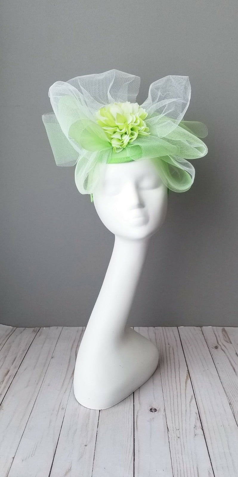 Pale green fascinator, Hat Haven Hat Shop in Louisville, Kentucky. Kentucky Derby hats, fascsinators, Ascot hats, Melbourne Cup hats, custom hats, millinery hat shop, derby hats, wedding hats, ladies dress hats, Kentucky Derby hats, hats Louisville, hat maker Louisville