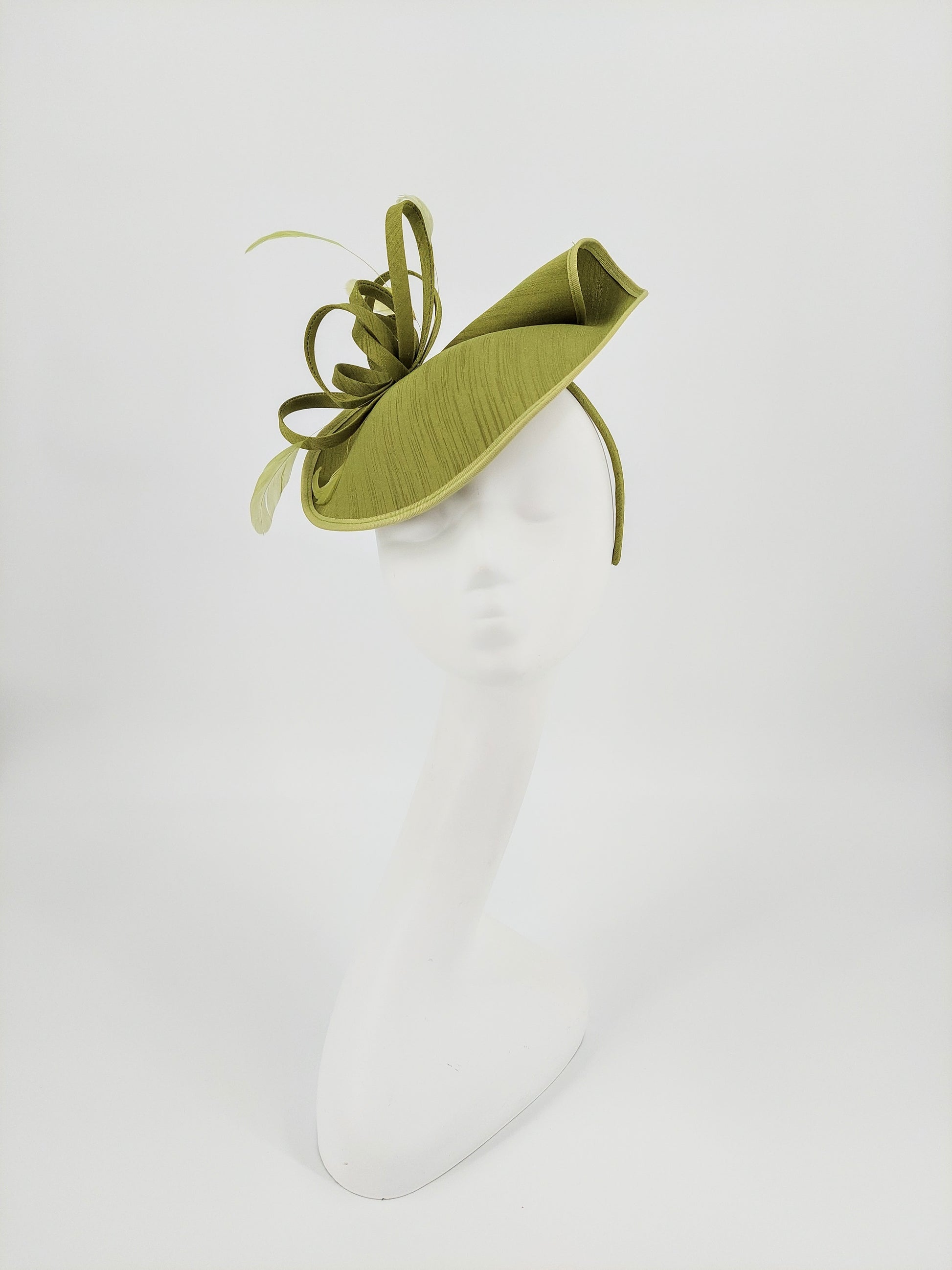 Hat Haven Millinery - Best Kentucky Derby hats, custom hats, hat maker, milliner, derby hats in Louisville, ladies hats, dress hats, church hats, men's hats, Kentucky Derby hats, hat store Louisville Kentucky.