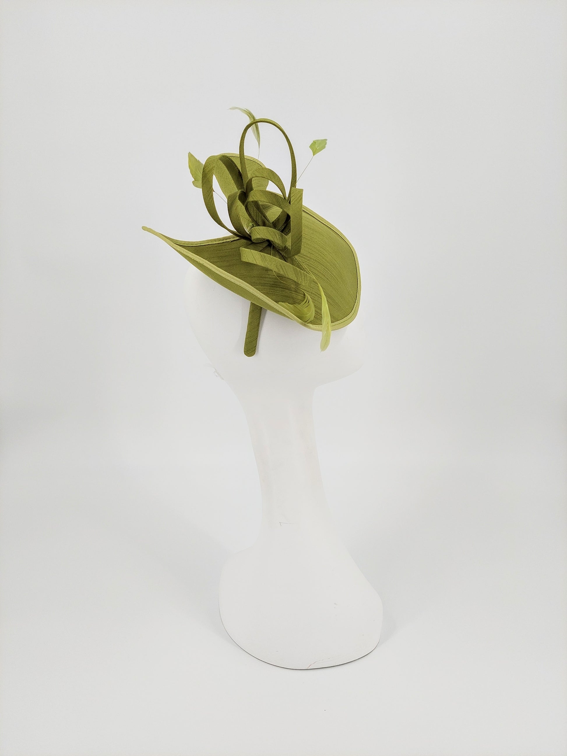 Hat Haven Millinery - Best Kentucky Derby hats, custom hats, hat maker, milliner, derby hats in Louisville, ladies hats, dress hats, church hats, men's hats, Kentucky Derby hats, hat store Louisville Kentucky.