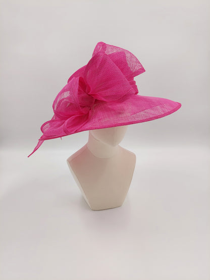 Hat Haven Millinery hat store in Louisville Kentucky, custom hat maker, miller, ladies dress hats, wedding hats, Kentucky Derby hats, fascinators, hatinators, men's hats, hat bands, Ascot hats, fashion on the field, race day hats.