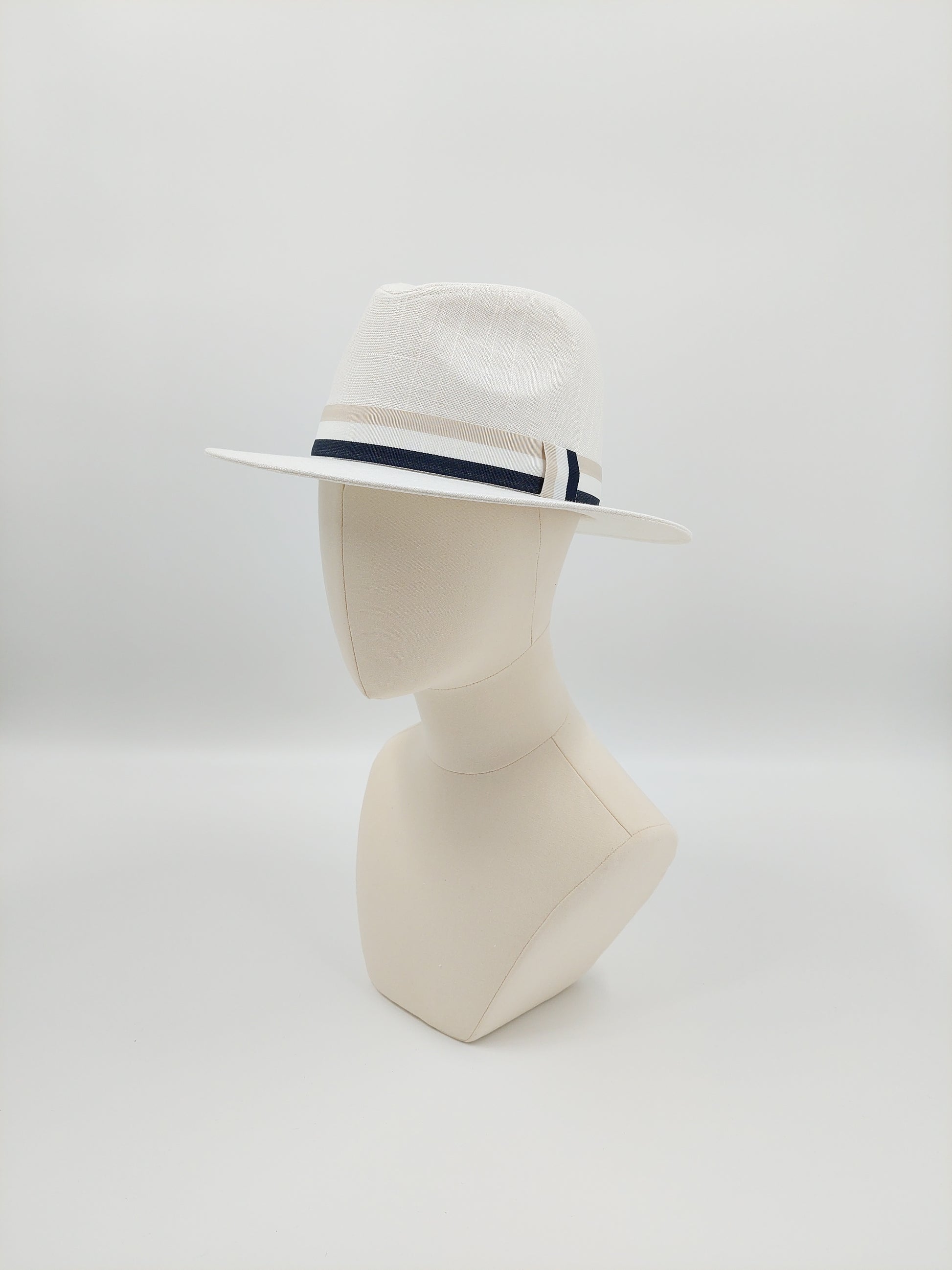 Hat Haven Millinery hat store in Louisville Kentucky, custom hat maker, miller, ladies dress hats, wedding hats, Kentucky Derby hats, fascinators, hatinators, men's hats, hat bands, Ascot hats, fashion on the field, race day hats.