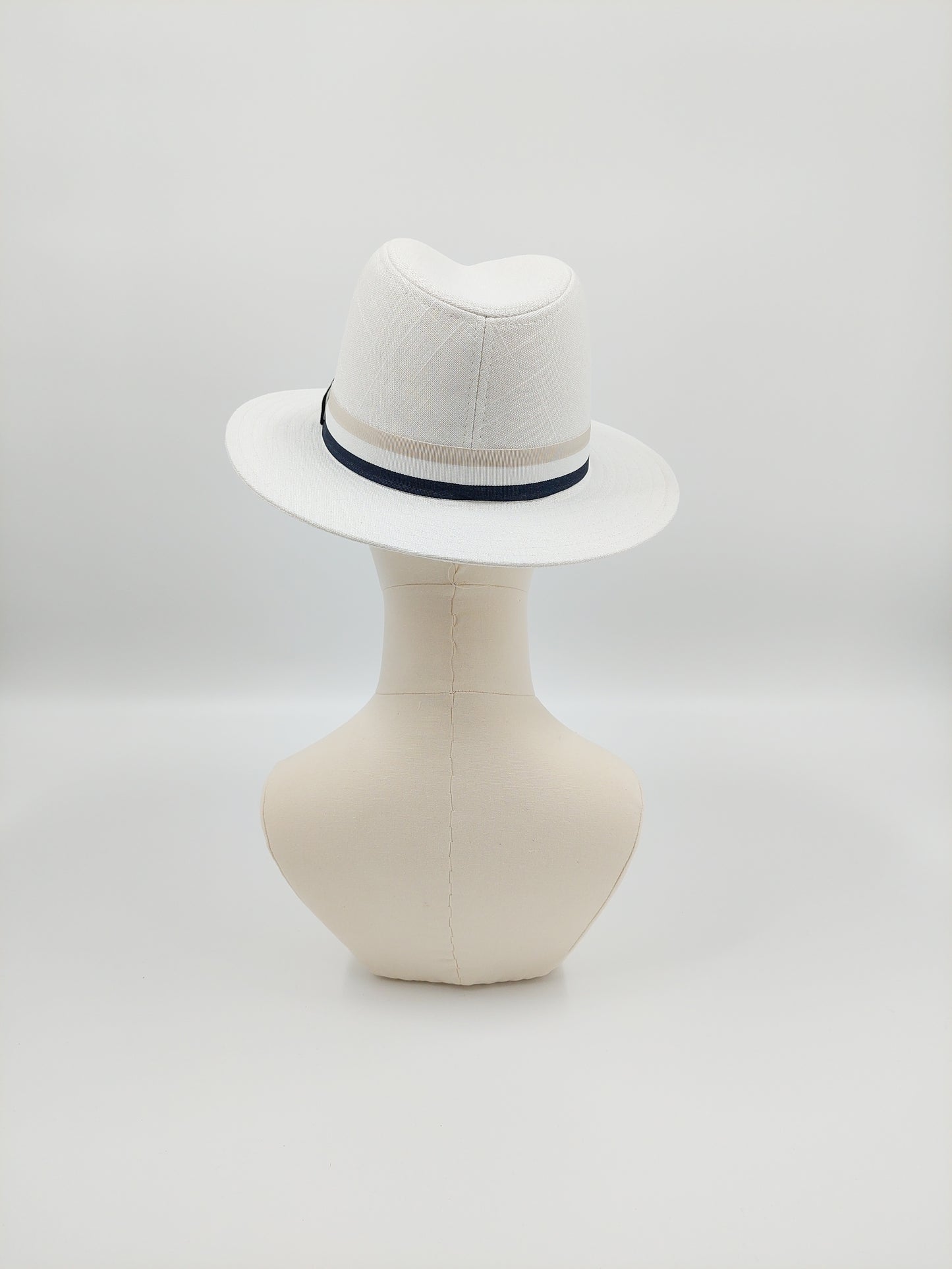 Hat Haven Millinery hat store in Louisville Kentucky, custom hat maker, miller, ladies dress hats, wedding hats, Kentucky Derby hats, fascinators, hatinators, men's hats, hat bands, Ascot hats, fashion on the field, race day hats.