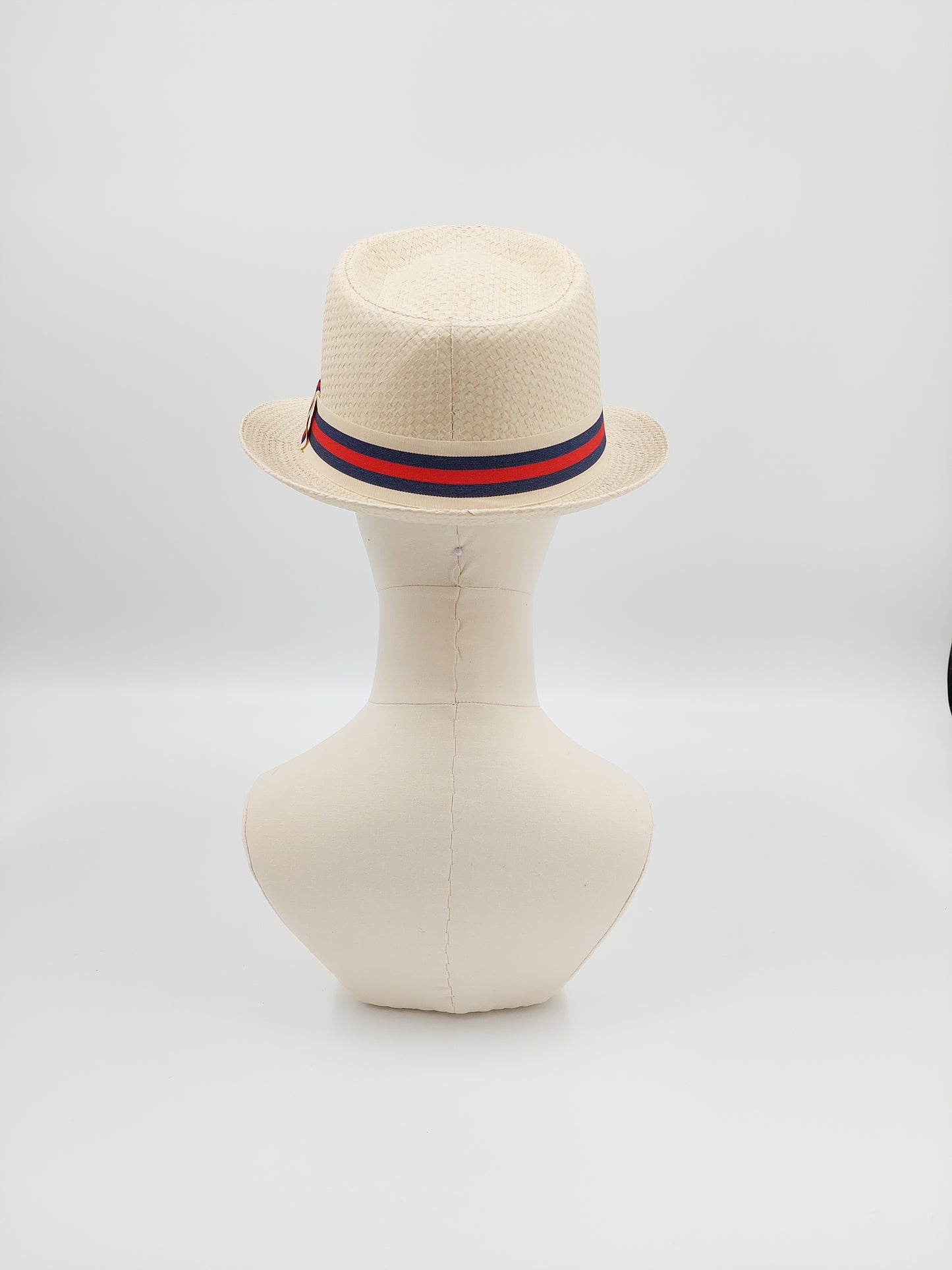 Hat Haven Millinery hat store in Louisville Kentucky, custom hat maker, miller, ladies dress hats, wedding hats, Kentucky Derby hats, fascinators, hatinators, men's hats, hat bands, Ascot hats, fashion on the field, race day hats.