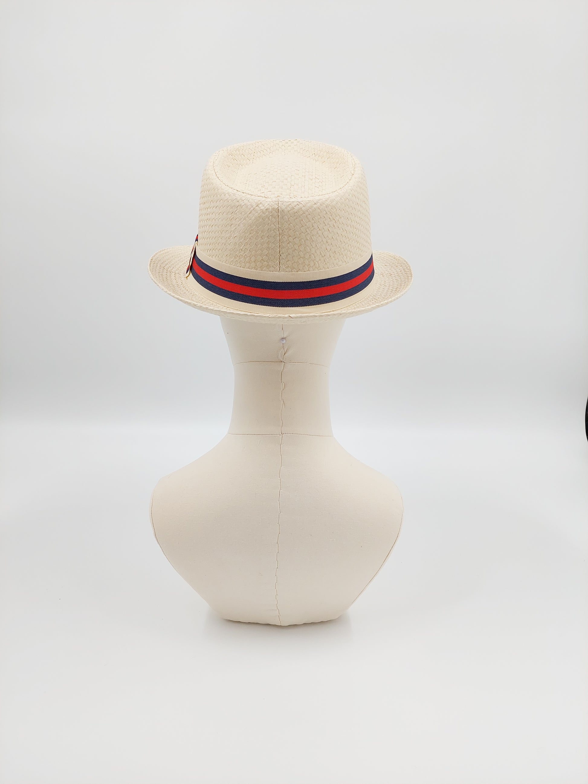 Hat Haven Millinery hat store in Louisville Kentucky, custom hat maker, miller, ladies dress hats, wedding hats, Kentucky Derby hats, fascinators, hatinators, men's hats, hat bands, Ascot hats, fashion on the field, race day hats.