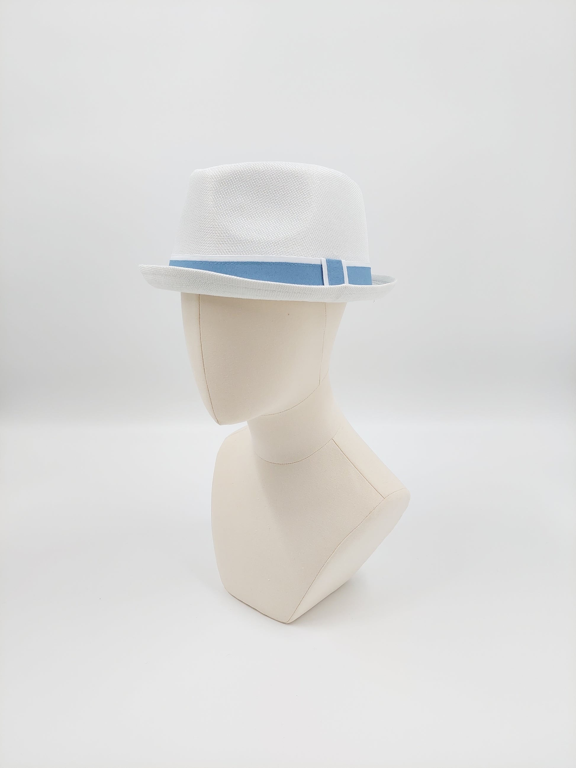 Hat Haven Millinery hat store in Louisville Kentucky, custom hat maker, miller, ladies dress hats, wedding hats, Kentucky Derby hats, fascinators, hatinators, men's hats, hat bands, Ascot hats, fashion on the field, race day hats.