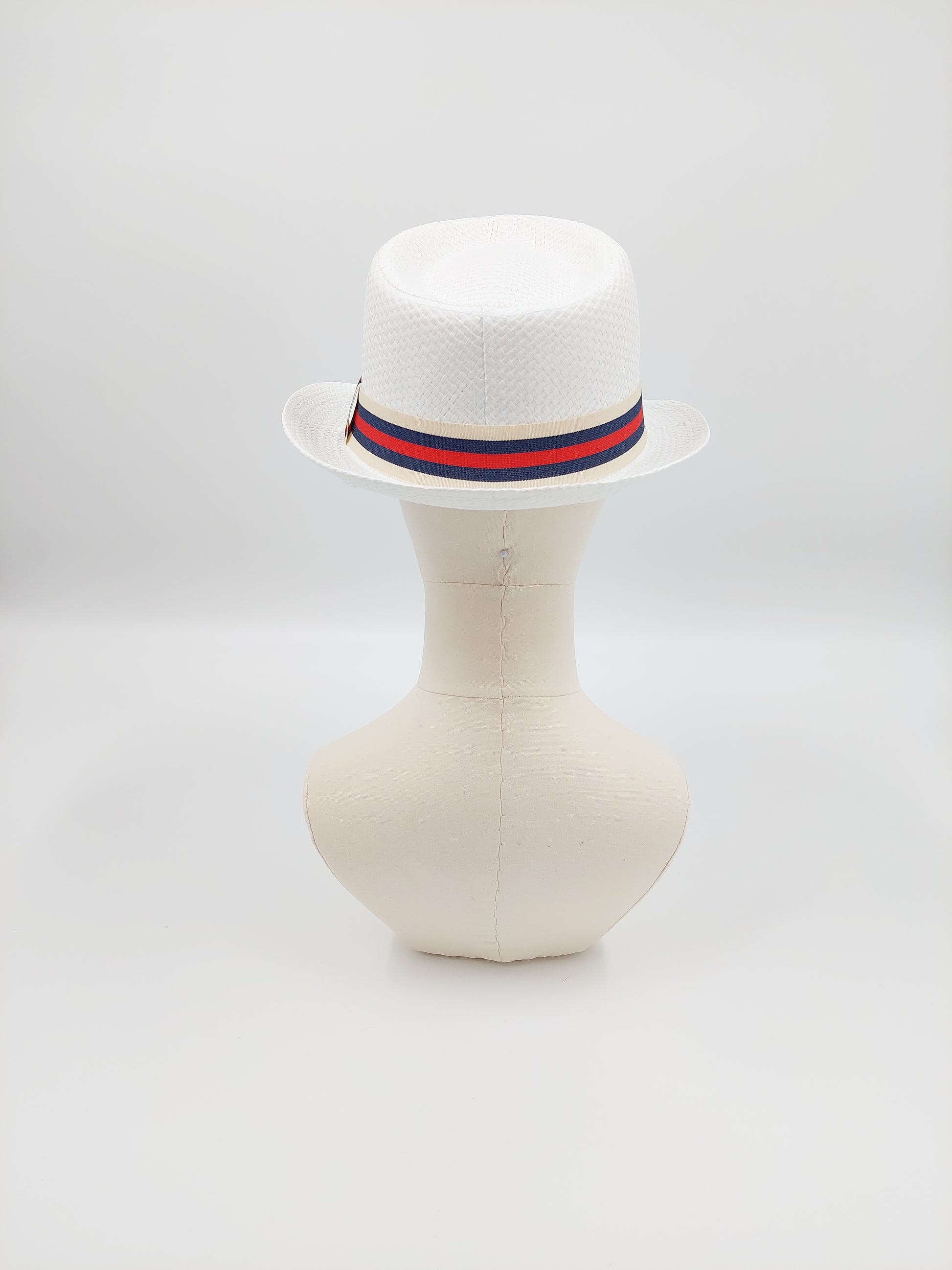 Hat Haven Millinery hat store in Louisville Kentucky, custom hat maker, miller, ladies dress hats, wedding hats, Kentucky Derby hats, fascinators, hatinators, men's hats, hat bands, Ascot hats, fashion on the field, race day hats.