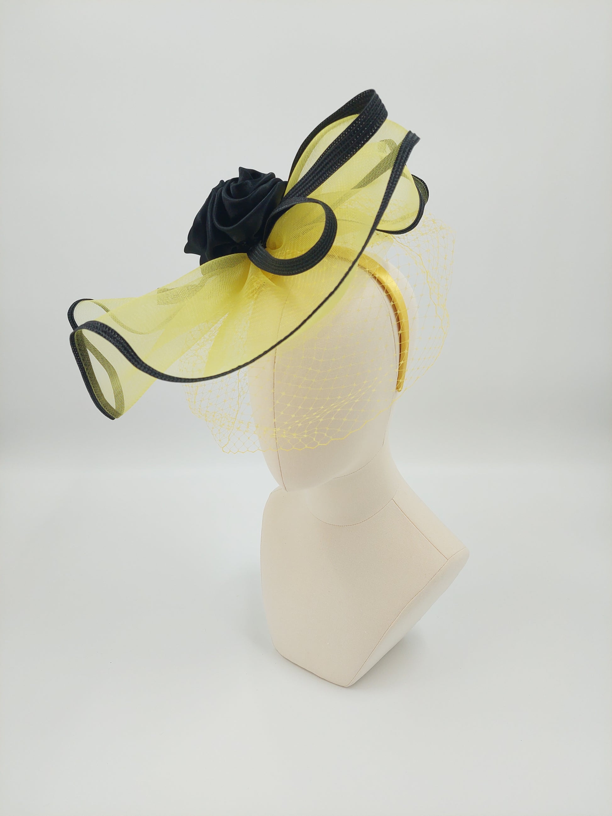 Hat Haven Millinery hat store in Louisville Kentucky, custom hat maker, miller, ladies dress hats, wedding hats, Kentucky Derby hats, fascinators, hatinators, men's hats, hat bands, Ascot hats, fashion on the field, race day hats.