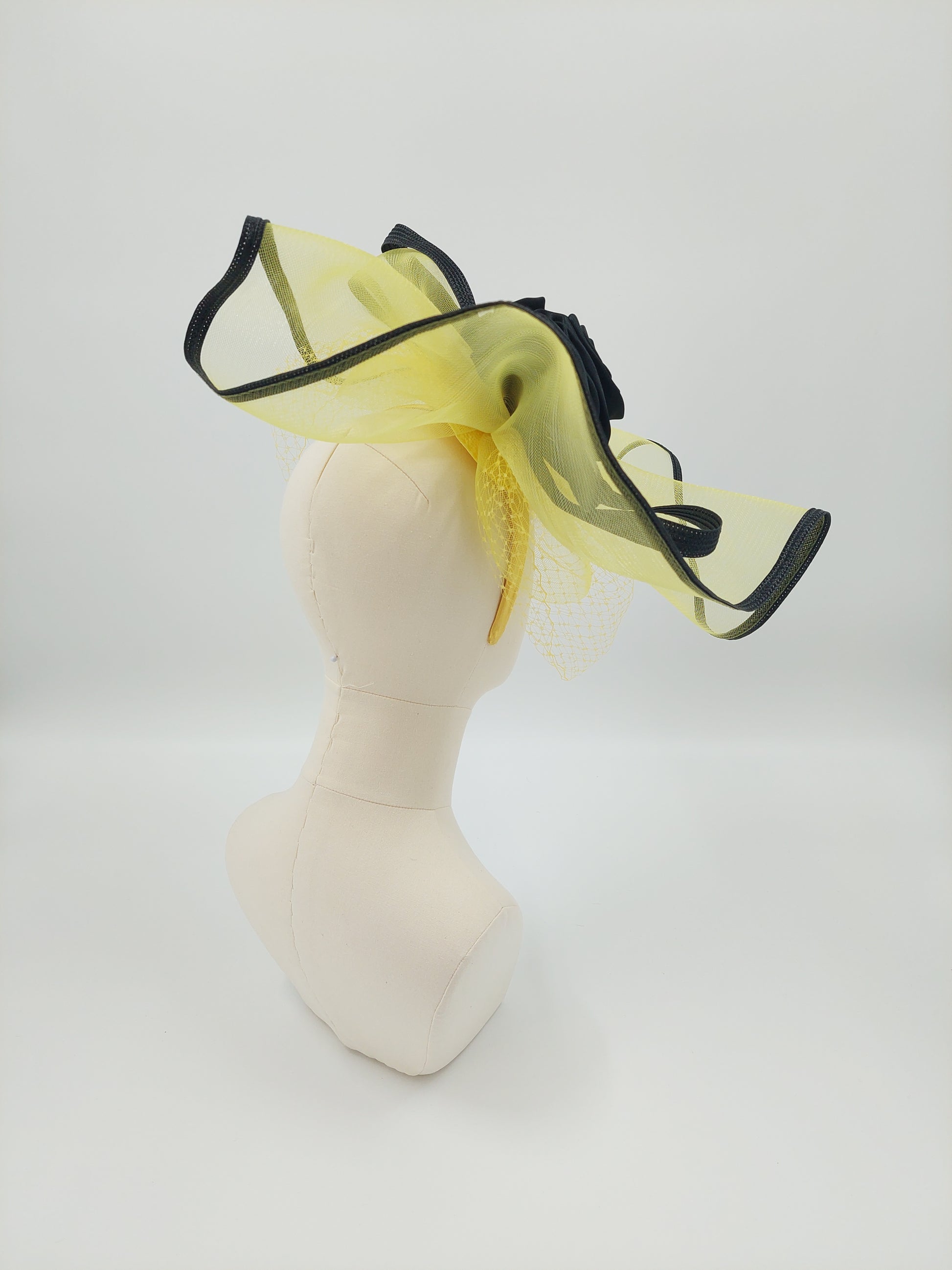Hat Haven Millinery hat store in Louisville Kentucky, custom hat maker, miller, ladies dress hats, wedding hats, Kentucky Derby hats, fascinators, hatinators, men's hats, hat bands, Ascot hats, fashion on the field, race day hats.