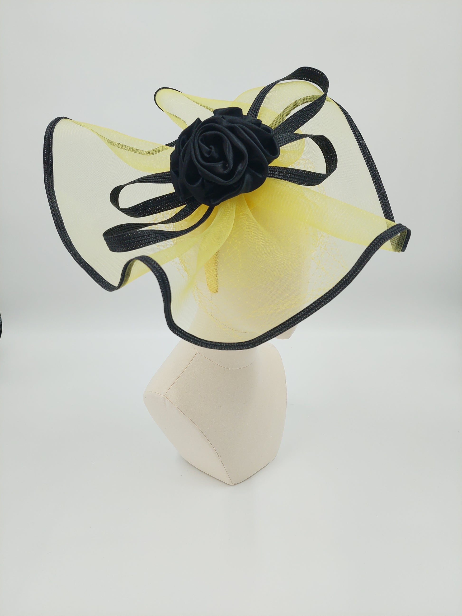 Hat Haven Millinery hat store in Louisville Kentucky, custom hat maker, miller, ladies dress hats, wedding hats, Kentucky Derby hats, fascinators, hatinators, men's hats, hat bands, Ascot hats, fashion on the field, race day hats.