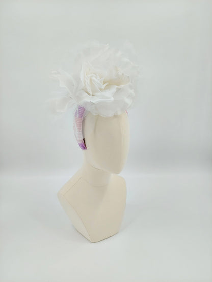 Hat Haven Millinery hat store in Louisville Kentucky, custom hat maker, miller, ladies dress hats, wedding hats, Kentucky Derby hats, fascinators, hatinators, men's hats, hat bands, Ascot hats, fashion on the field, race day hats.