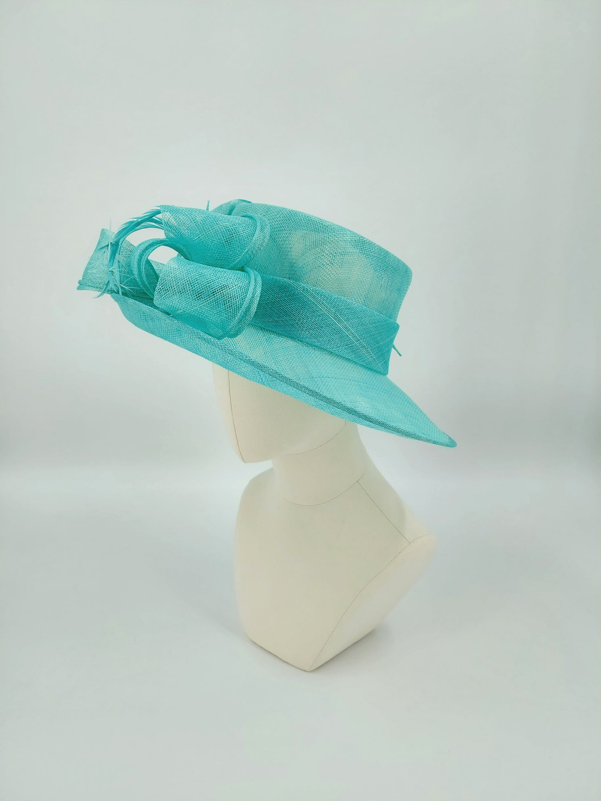 Hat Haven Millinery hat store in Louisville Kentucky, custom hat maker, miller, ladies dress hats, wedding hats, Kentucky Derby hats, fascinators, hatinators, men's hats, hat bands, Ascot hats, fashion on the field, race day hats.