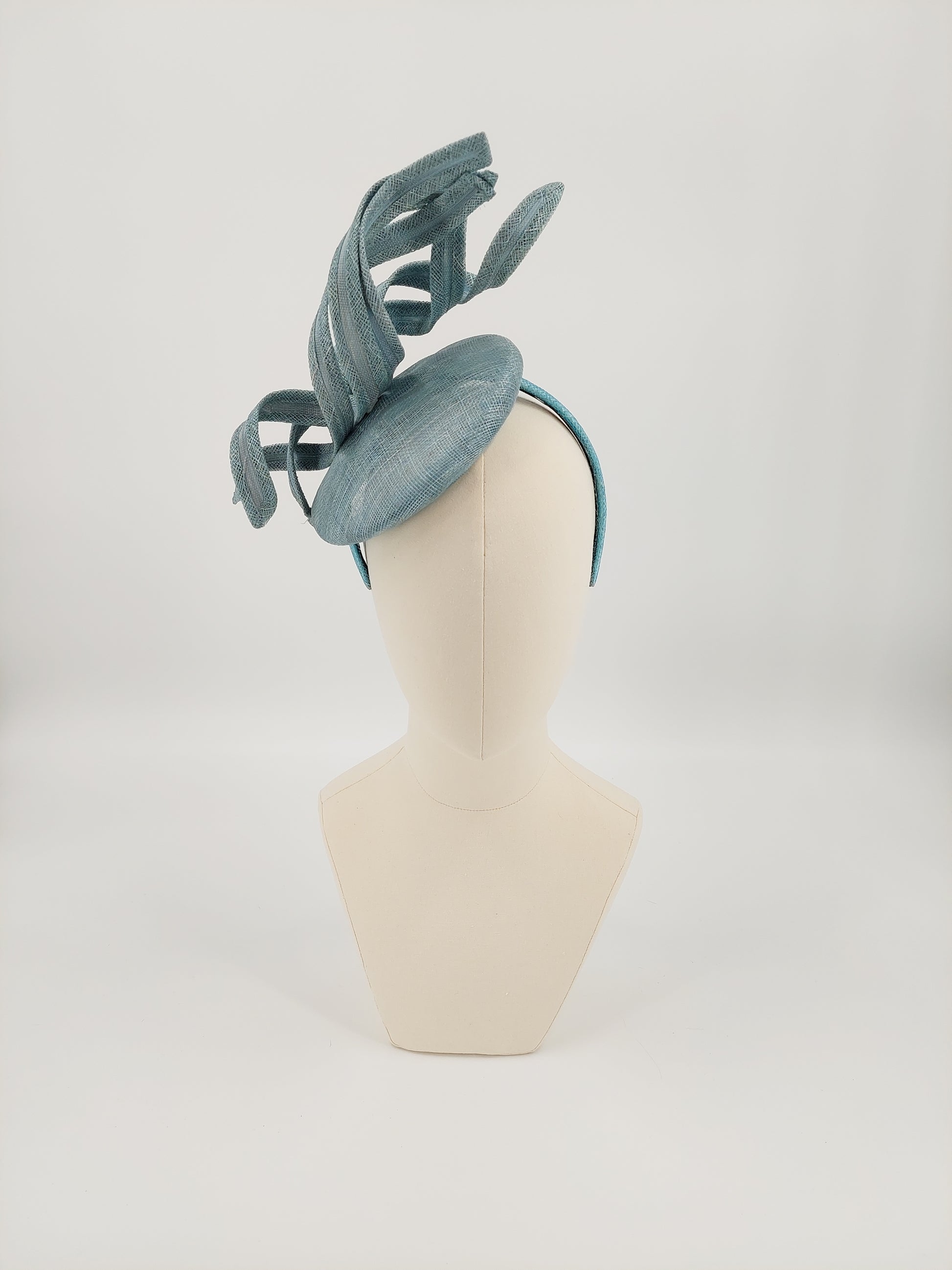 Hat Haven Millinery hat store in Louisville Kentucky, custom hat maker, miller, ladies dress hats, wedding hats, Kentucky Derby hats, fascinators, hatinators, men's hats, hat bands, Ascot hats, fashion on the field, race day hats.