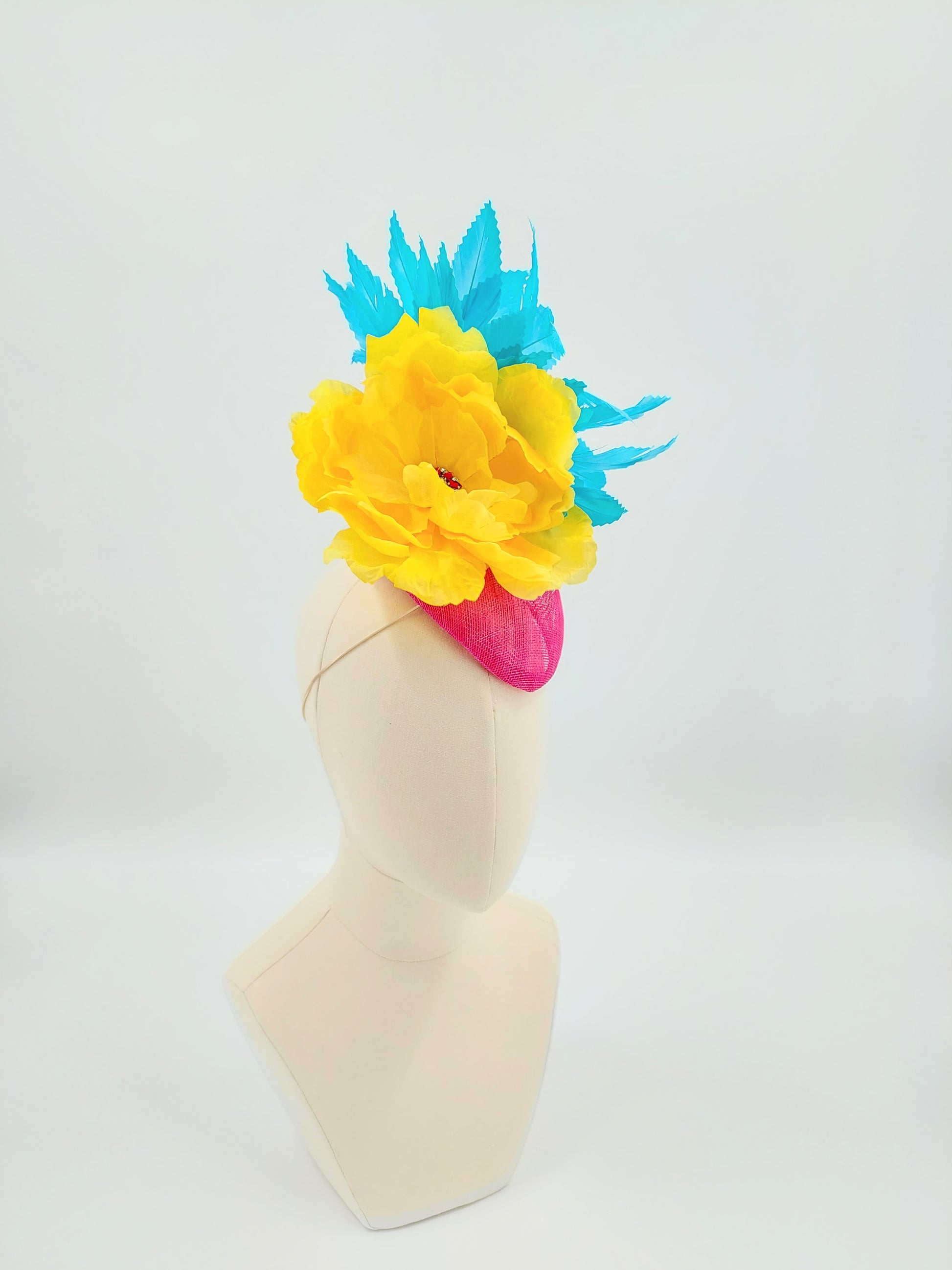 Hat Haven Millinery hat store in Louisville Kentucky, custom hat maker, miller, ladies dress hats, wedding hats, Kentucky Derby hats, fascinators, hatinators, men's hats, hat bands, Ascot hats, fashion on the field, race day hats.