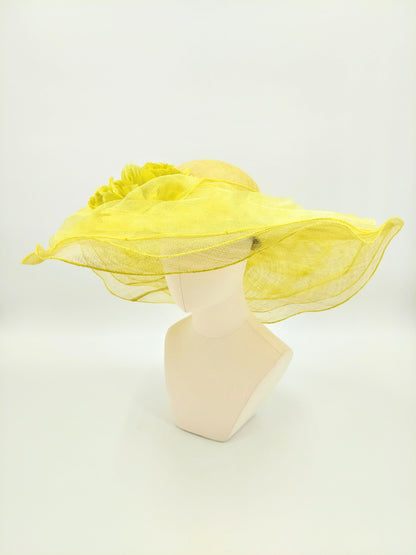 Hat Haven Millinery hat store in Louisville Kentucky, custom hat maker, miller, ladies dress hats, wedding hats, Kentucky Derby hats, fascinators, hatinators, men's hats, hat bands, Ascot hats, fashion on the field, race day hats.