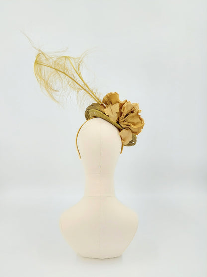 Hat Haven Millinery hat store in Louisville Kentucky, custom hat maker, miller, ladies dress hats, wedding hats, Kentucky Derby hats, fascinators, hatinators, men's hats, hat bands, Ascot hats, fashion on the field, race day hats.