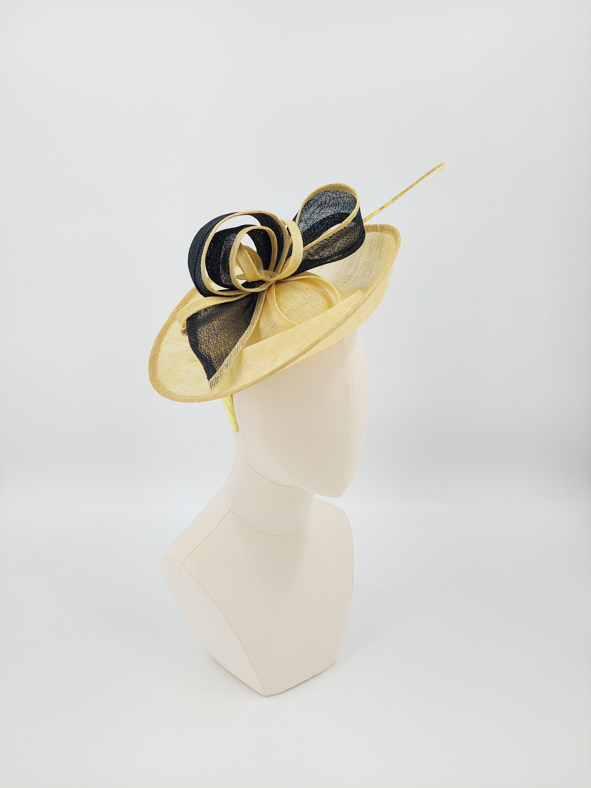 Hat Haven Millinery hat store in Louisville Kentucky, custom hat maker, miller, ladies dress hats, wedding hats, Kentucky Derby hats, fascinators, hatinators, men's hats, hat bands, Ascot hats, fashion on the field, race day hats.