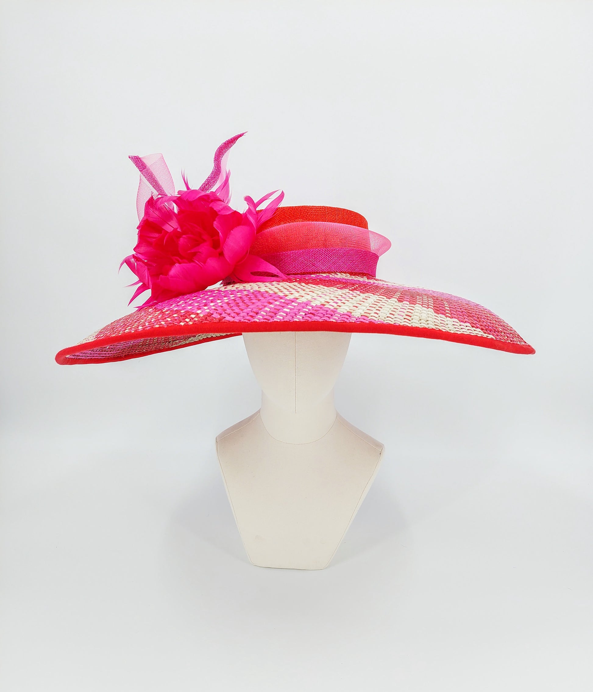 Hat Haven Millinery - Custom hats and fascinators in Louisville, Kentucky. Kentucky Derby hats, dress hats, church hats, wedding hats, men's hats.