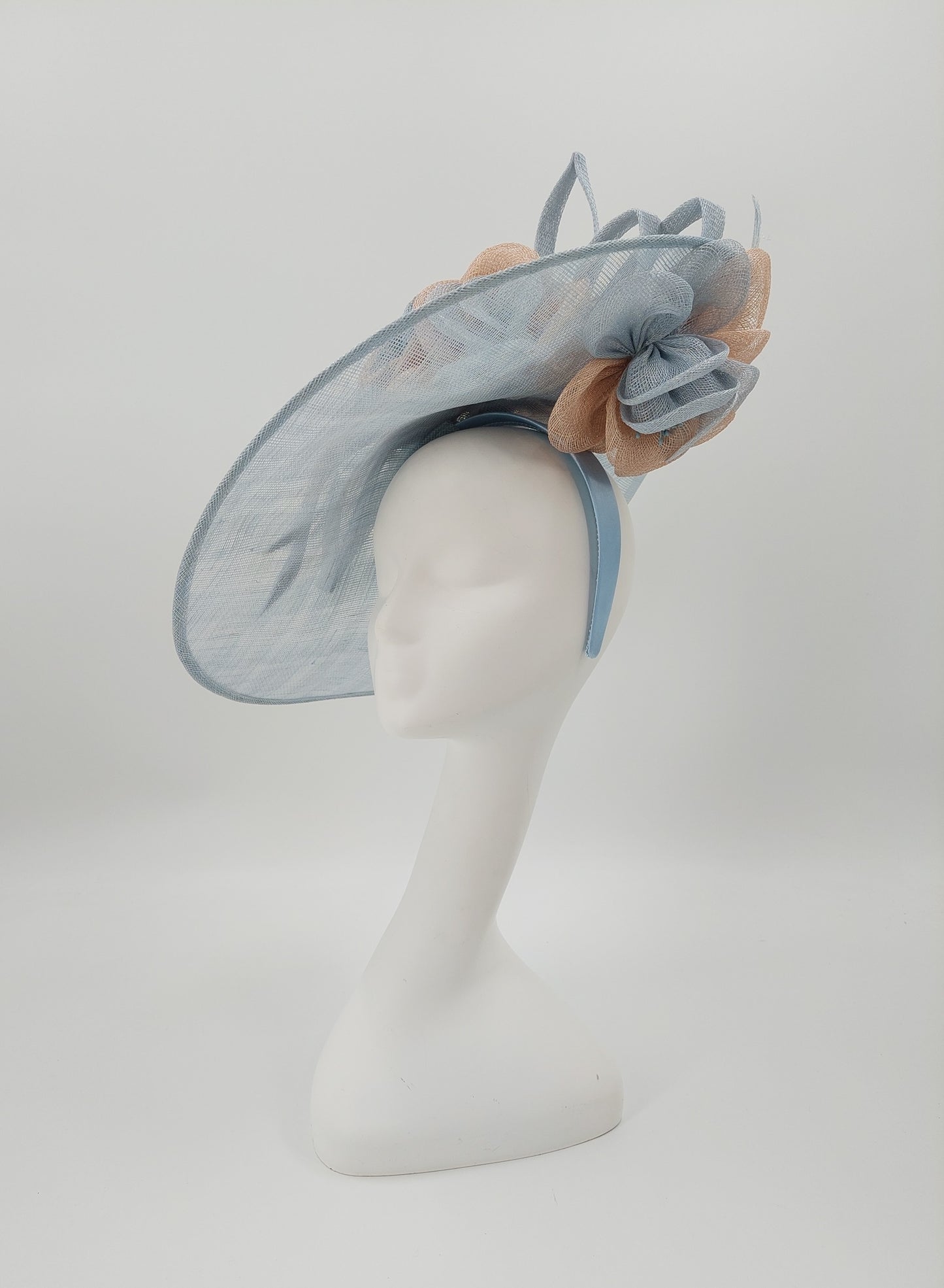 Hat Haven Millinery - An Official Milliner of the Kentucky Derby Museum. Hand made Kentucky Derby Hats & Fascinators. Visit of  pop up shop at the Hyatt Regency during Derby week.