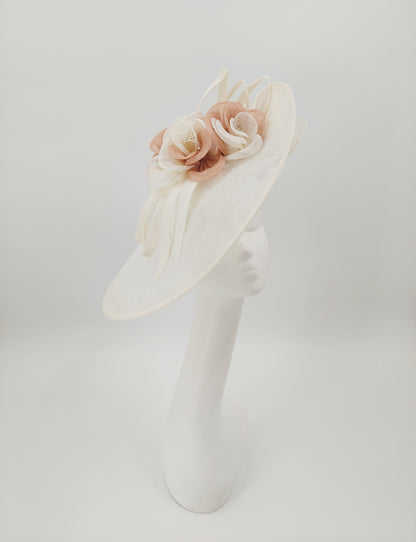Hat Haven Millinery - An Official Milliner of the Kentucky Derby Museum. Hand made Kentucky Derby Hats & Fascinators. Visit of  pop up shop at the Hyatt Regency during Derby week.
