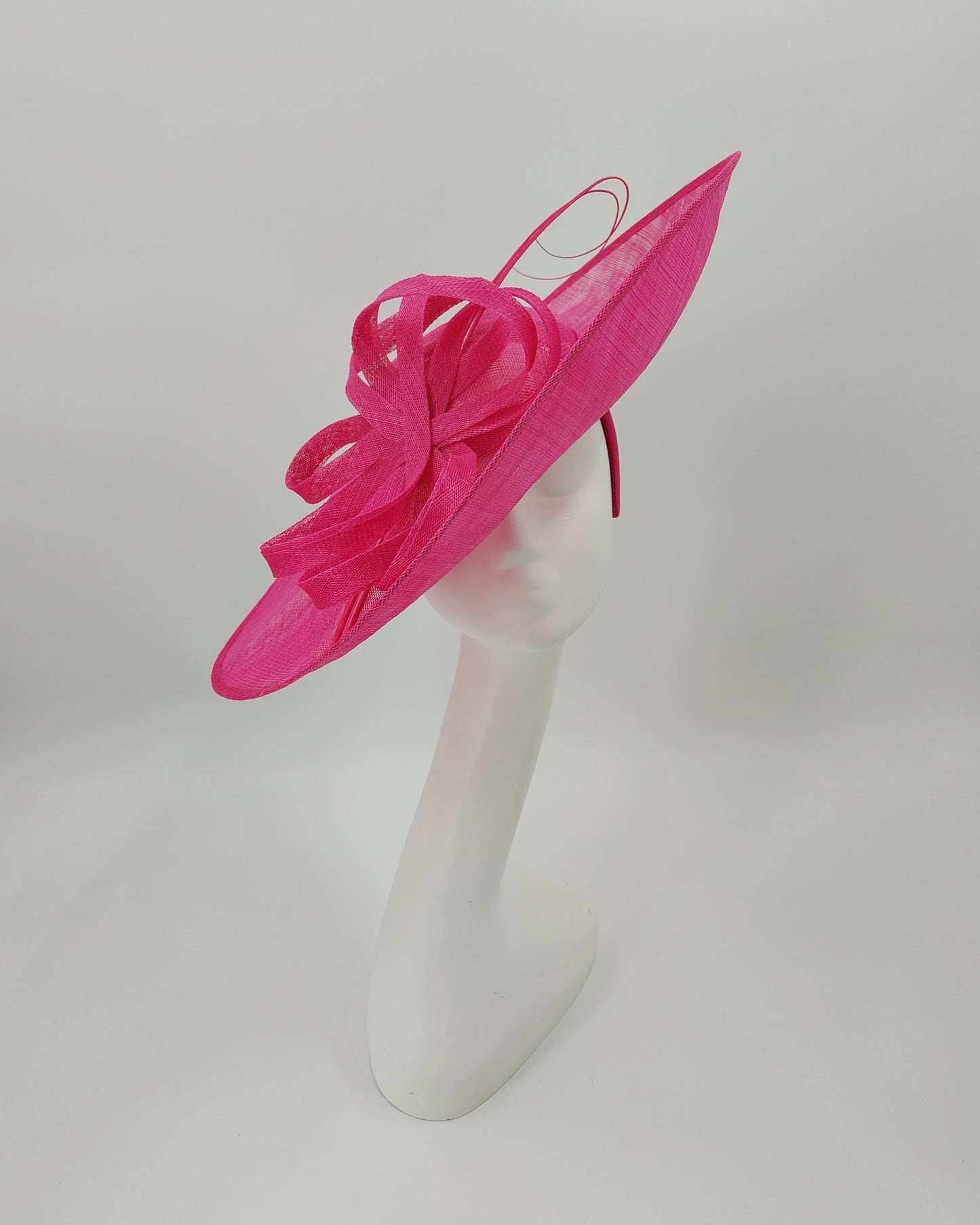 Hat Haven Millinery - An Official Milliner of the Kentucky Derby Museum. Hand made Kentucky Derby Hats & Fascinators. Visit of  pop up shop at the Hyatt Regency during Derby week.
