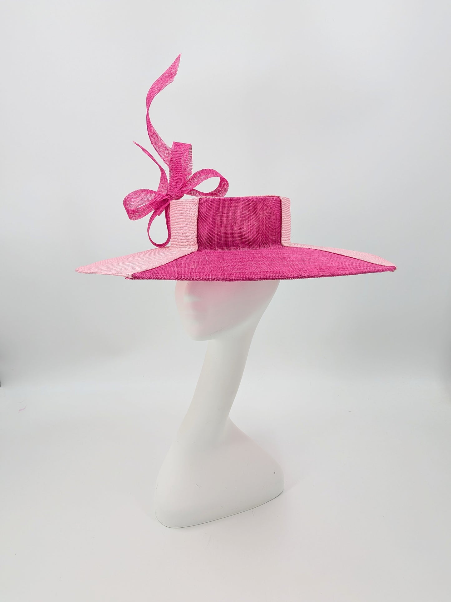 Find bold Kentucky Derby hats and custom millinery at Hat Haven Millinery, featuring handcrafted, luxury headwear for race day events.

