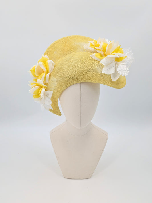 Find women’s Kentucky Derby hats at Hat Haven Millinery, specializing in custom Derby hats, artisan millinery, and luxury race-day headwear.
