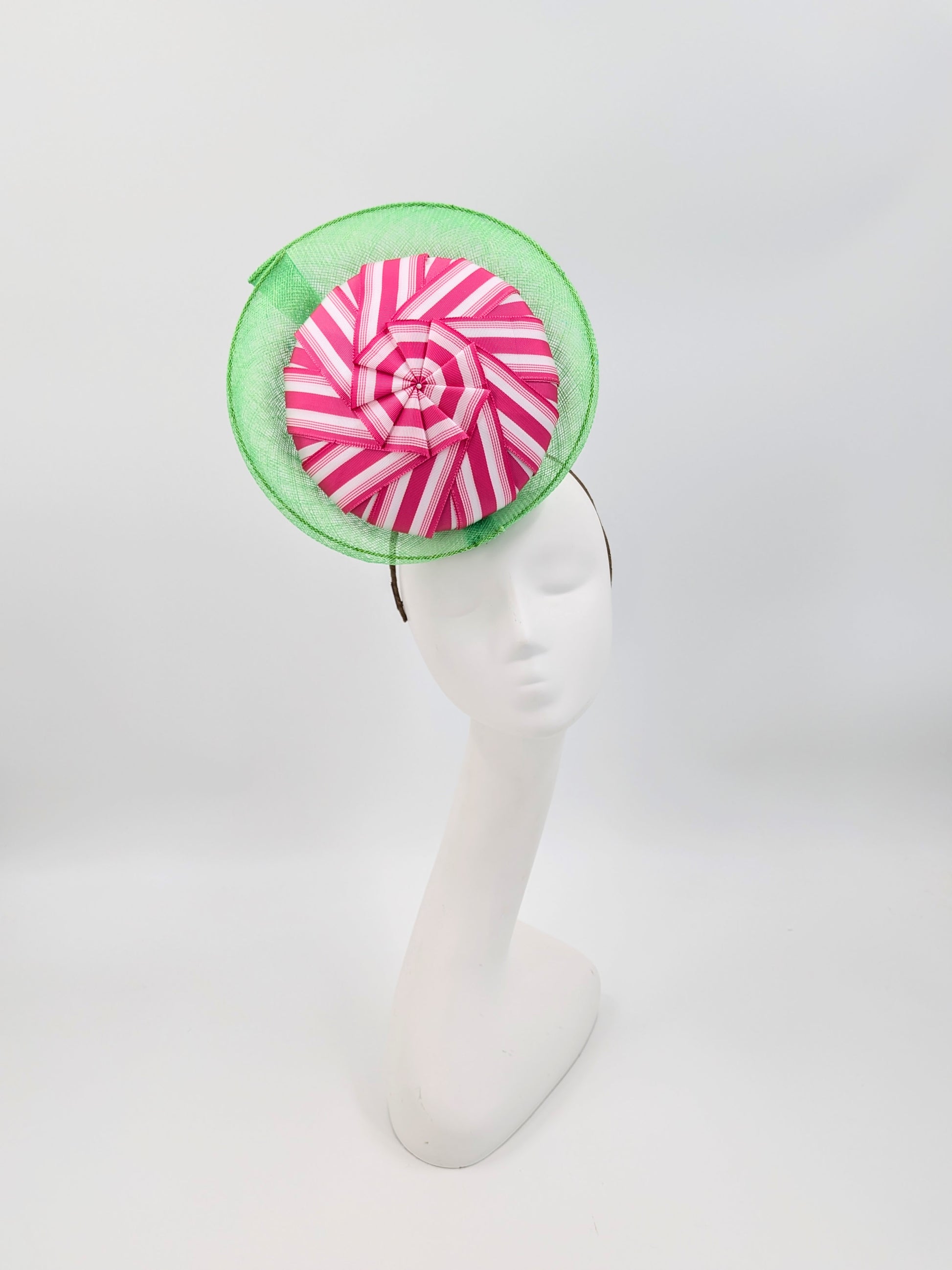 Find bold Kentucky Derby hats and custom millinery at Hat Haven Millinery, featuring handcrafted, luxury headwear for race day events.
