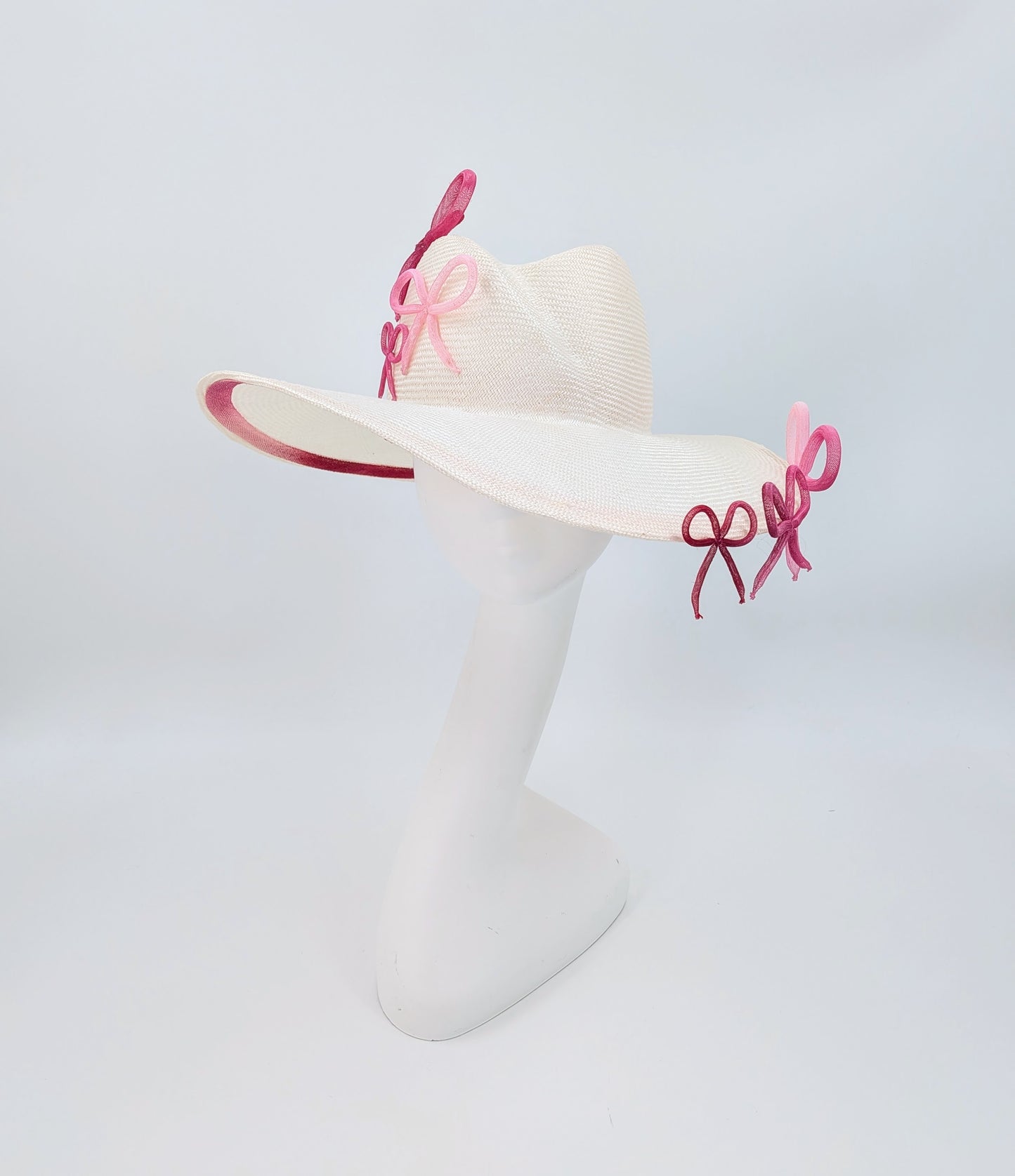 Kentucky Derby hat

Derby glam hat

Women’s Derby hat

Derby day headwear

Luxury Derby hat

Designer Derby hat