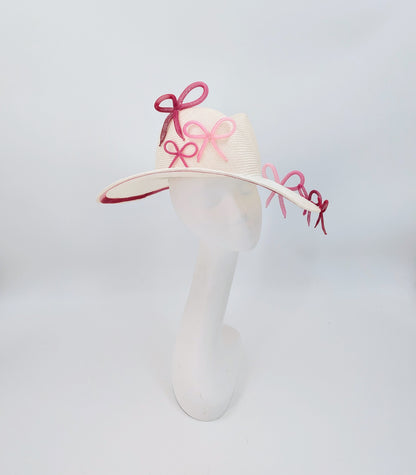 Kentucky Derby hat

Derby glam hat

Women’s Derby hat

Derby day headwear

Luxury Derby hat

Designer Derby hat