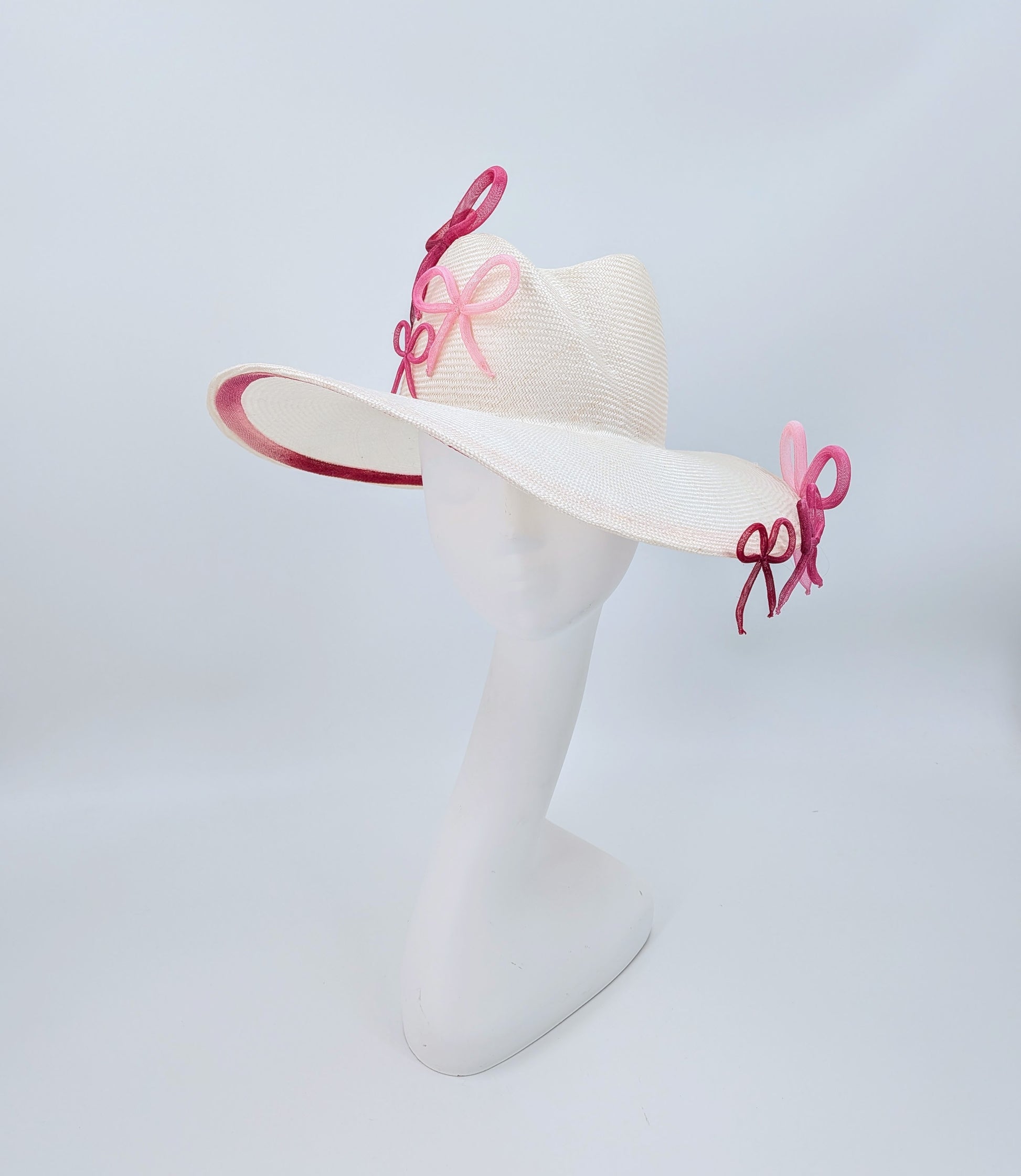 Kentucky Derby hat

Derby glam hat

Women’s Derby hat

Derby day headwear

Luxury Derby hat

Designer Derby hat