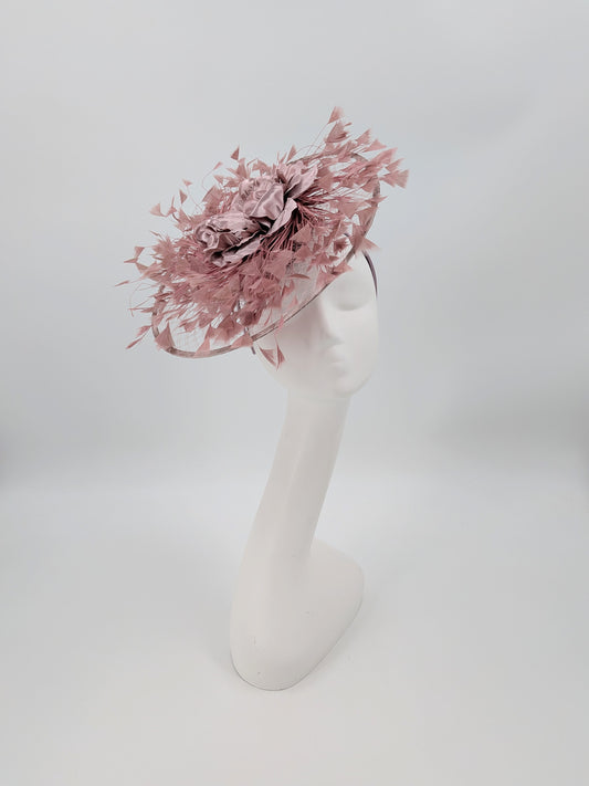Kentucky Derby hats
Kentucky Derby fascinators
Derby hats Louisville
Louisville Derby hats
Derby headpieces
Kentucky Derby fashion 2026
Derby outfit hats
Churchill Downs hats
race day hats
Derby style hats