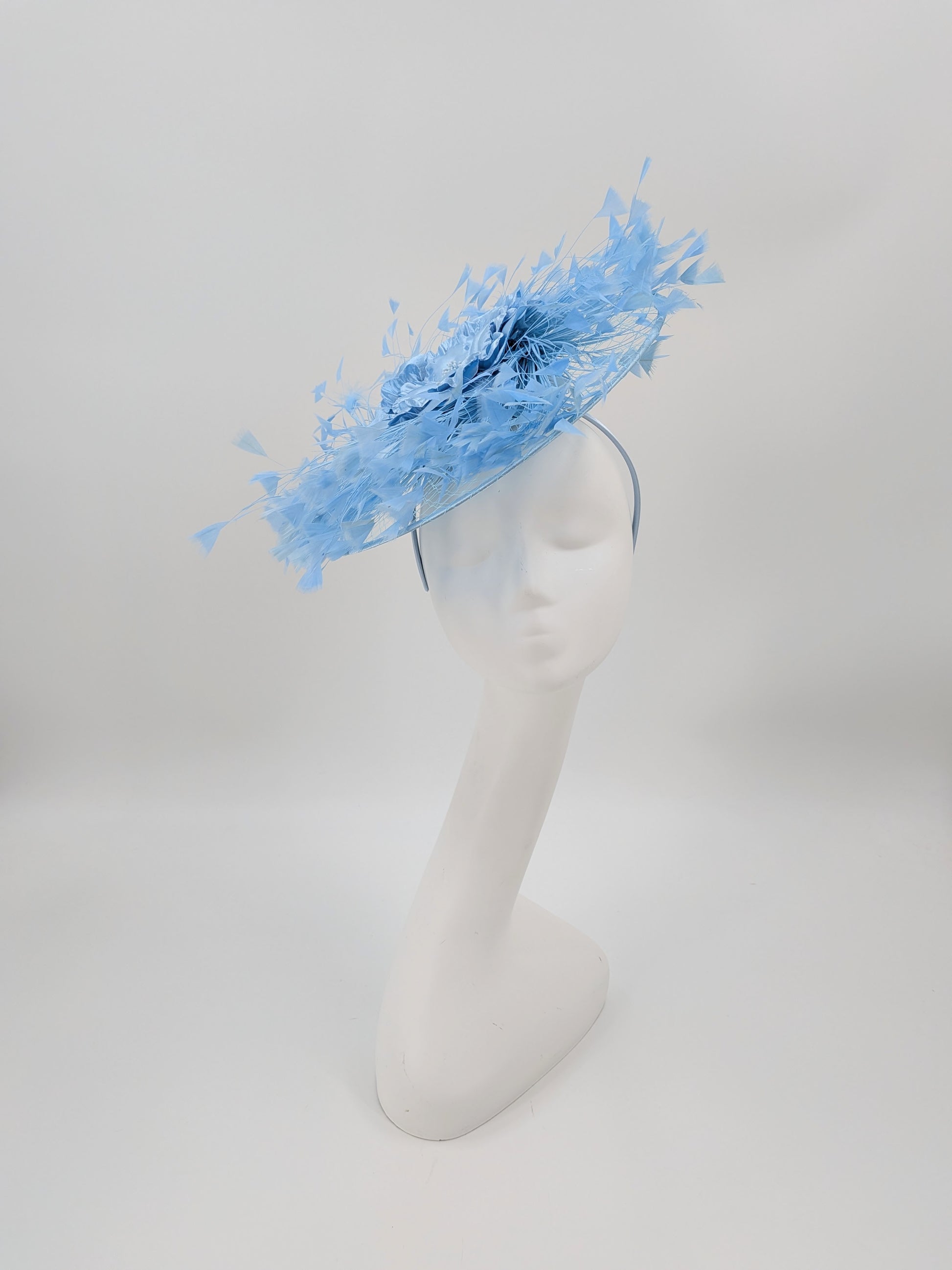 Kentucky Derby hats
Kentucky Derby fascinators
Derby hats Louisville
Louisville Derby hats
Derby headpieces
Kentucky Derby fashion 2026
Derby outfit hats
Churchill Downs hats
race day hats
Derby style hats