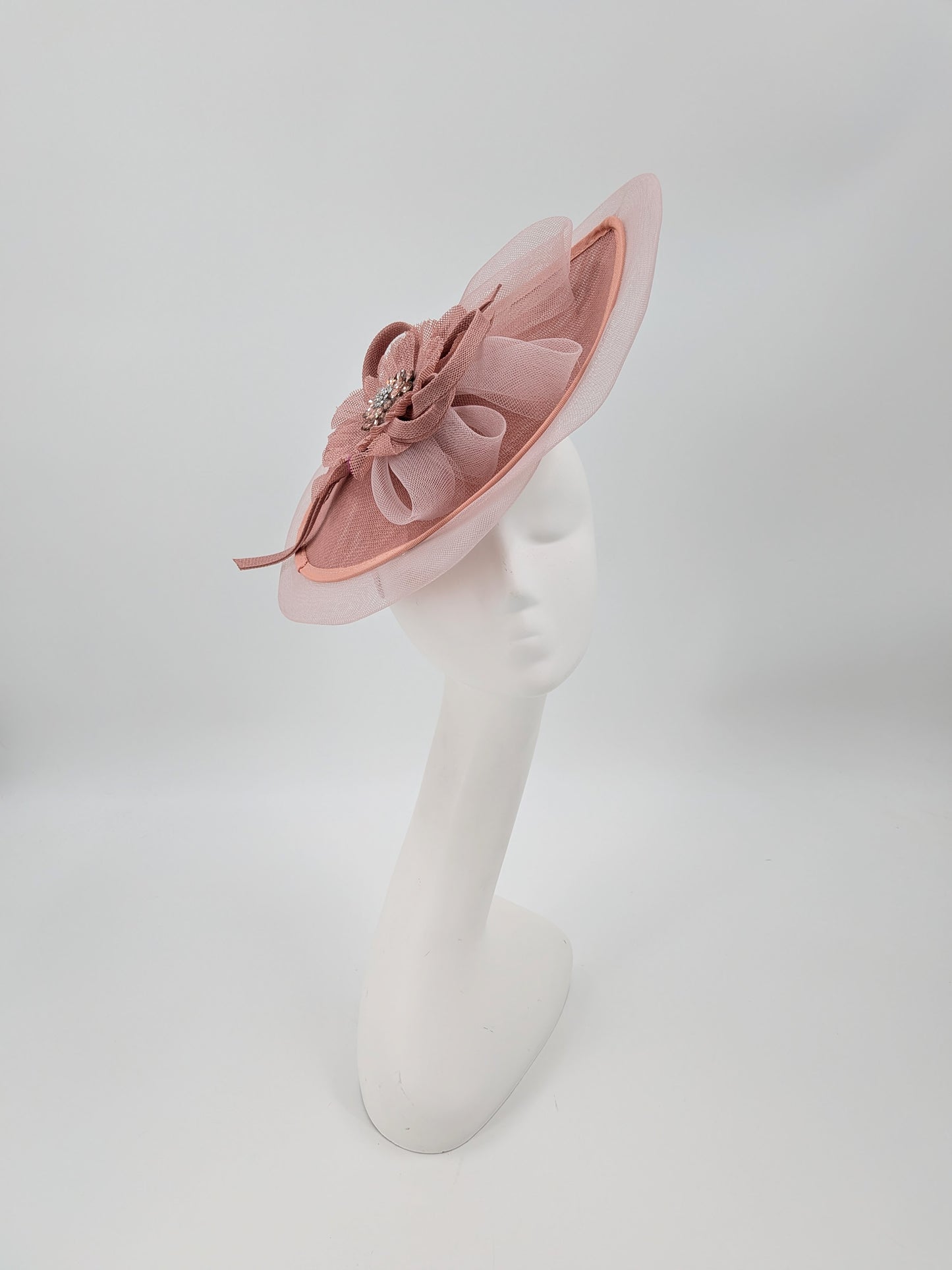 Kentucky Derby hats
Kentucky Derby fascinators
Derby hats Louisville
Louisville Derby hats
Derby headpieces
Kentucky Derby fashion 2026
Derby outfit hats
Churchill Downs hats
race day hats
Derby style hats