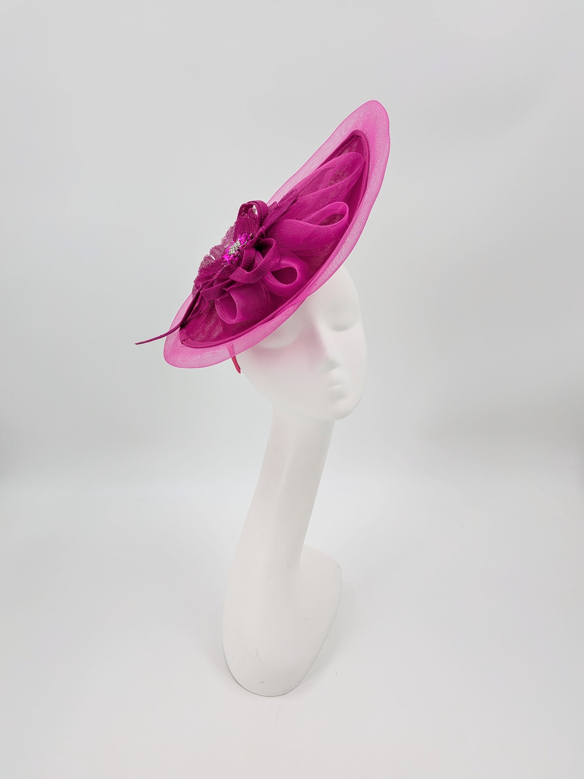 Kentucky Derby hats
Kentucky Derby fascinators
Derby hats Louisville
Louisville Derby hats
Derby headpieces
Kentucky Derby fashion 2026
Derby outfit hats
Churchill Downs hats
race day hats
Derby style hats