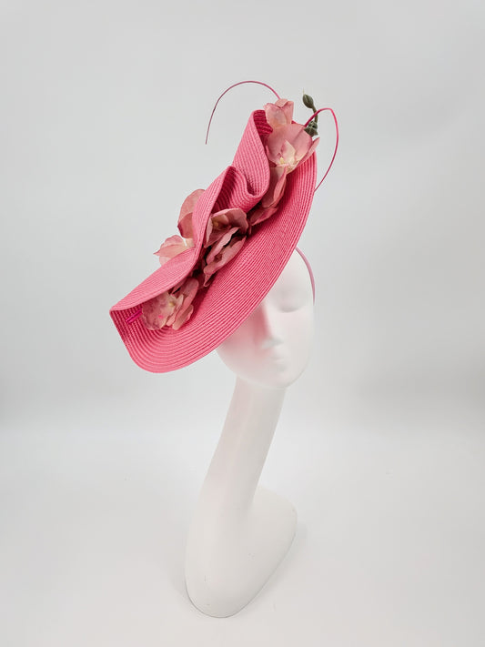 Kentucky Derby hats
Kentucky Derby fascinators
Derby hats Louisville
Louisville Derby hats
Derby headpieces
Kentucky Derby fashion 2026
Derby outfit hats
Churchill Downs hats
race day hats
Derby style hats