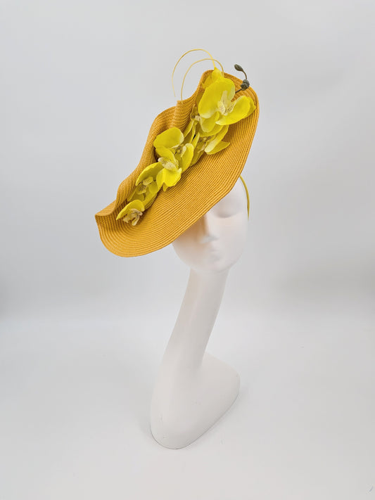 Kentucky Derby hats
Kentucky Derby fascinators
Derby hats Louisville
Louisville Derby hats
Derby headpieces
Kentucky Derby fashion 2026
Derby outfit hats
Churchill Downs hats
race day hats
Derby style hats