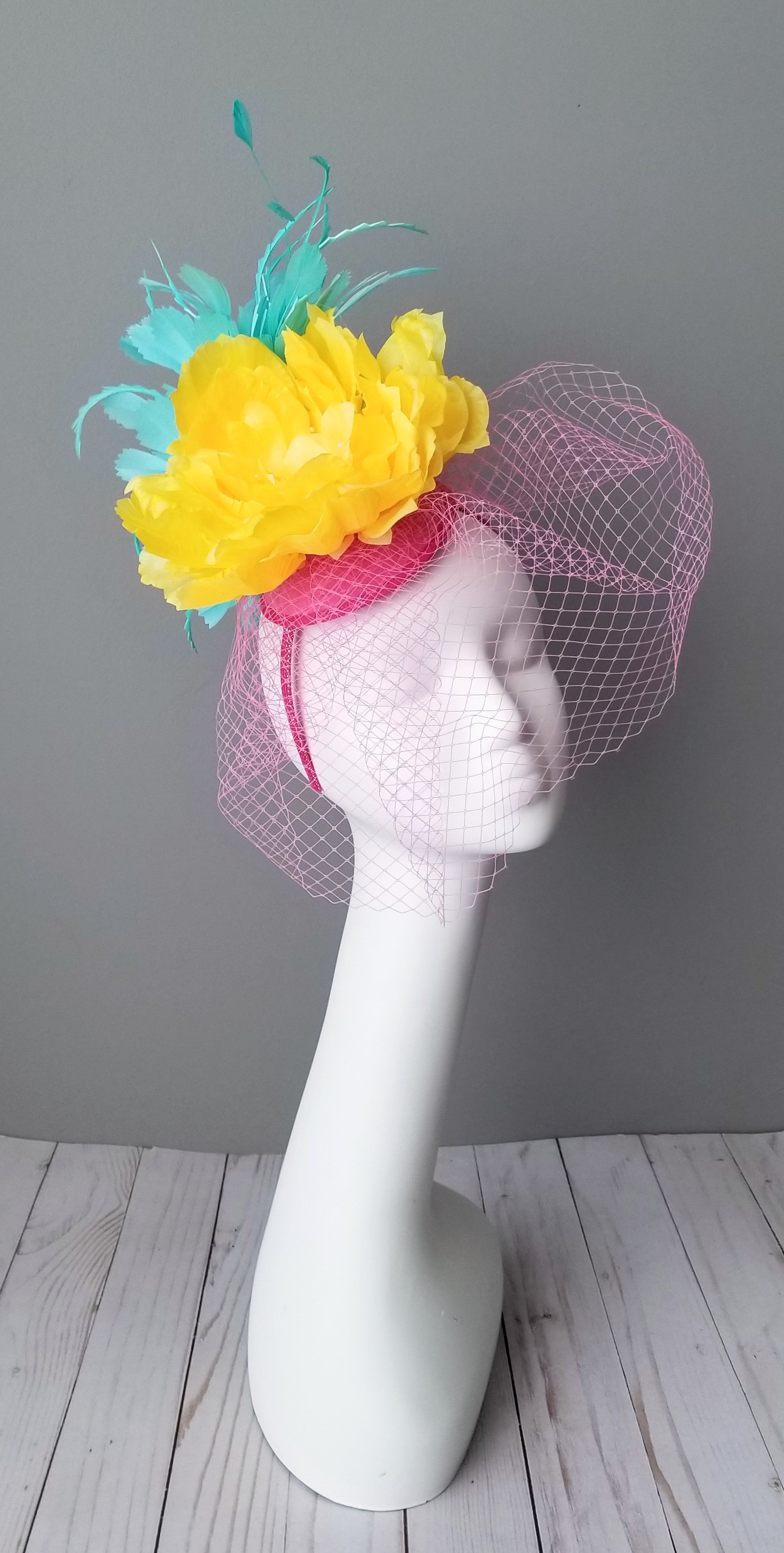 Hat Haven Hat Shop in Louisville, Kentucky. Kentucky Derby hats, fascsinators, Ascot hats, Melbourne Cup hats, custom hats, milliner hat shop, derby hats, wedding hats, ladies dress hats, Kentucky Derby hats, hats Louisville, hat maker Louisville