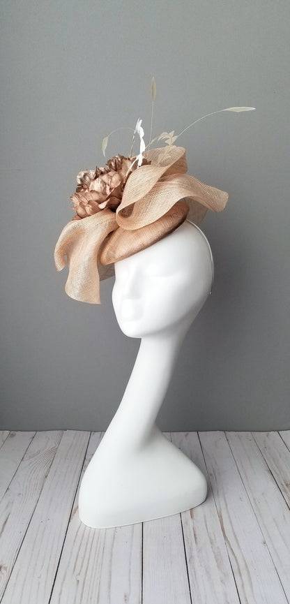 Neutral fascinator at Hat Haven hat shop in Louisville, Kentucky, Kentucky Derby hats and fascinators, hatinators, wedding hats, mother of the bride hats, bridal headwear, men's hats, Derby hats Louisville, Ascot hats, Melbourne Cup hats, millinery, custom hats, hat maker Louisville