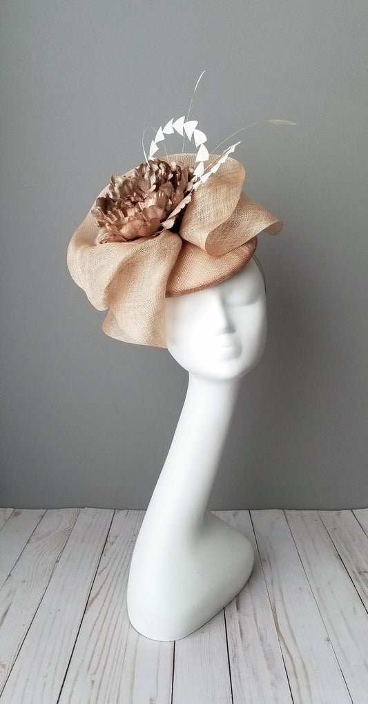 Neutral fascinator at Hat Haven hat shop in Louisville, Kentucky, Kentucky Derby hats and fascinators, hatinators, wedding hats, mother of the bride hats, bridal headwear, men's hats, Derby hats Louisville, Ascot hats, Melbourne Cup hats, millinery, custom hats, hat maker Louisville