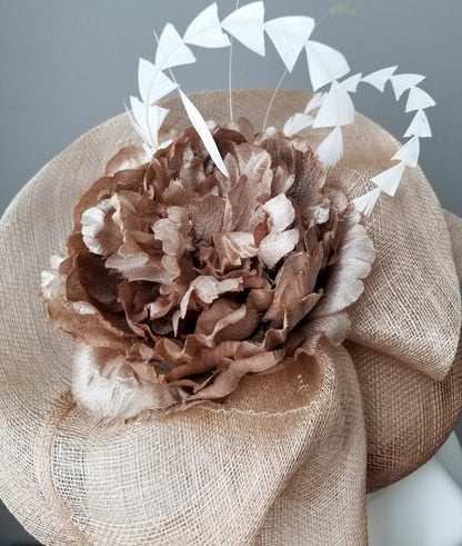 Neutral fascinator at Hat Haven hat shop in Louisville, Kentucky, Kentucky Derby hats and fascinators, hatinators, wedding hats, mother of the bride hats, bridal headwear, men's hats, Derby hats Louisville, Ascot hats, Melbourne Cup hats, millinery, custom hats, hat maker Louisville