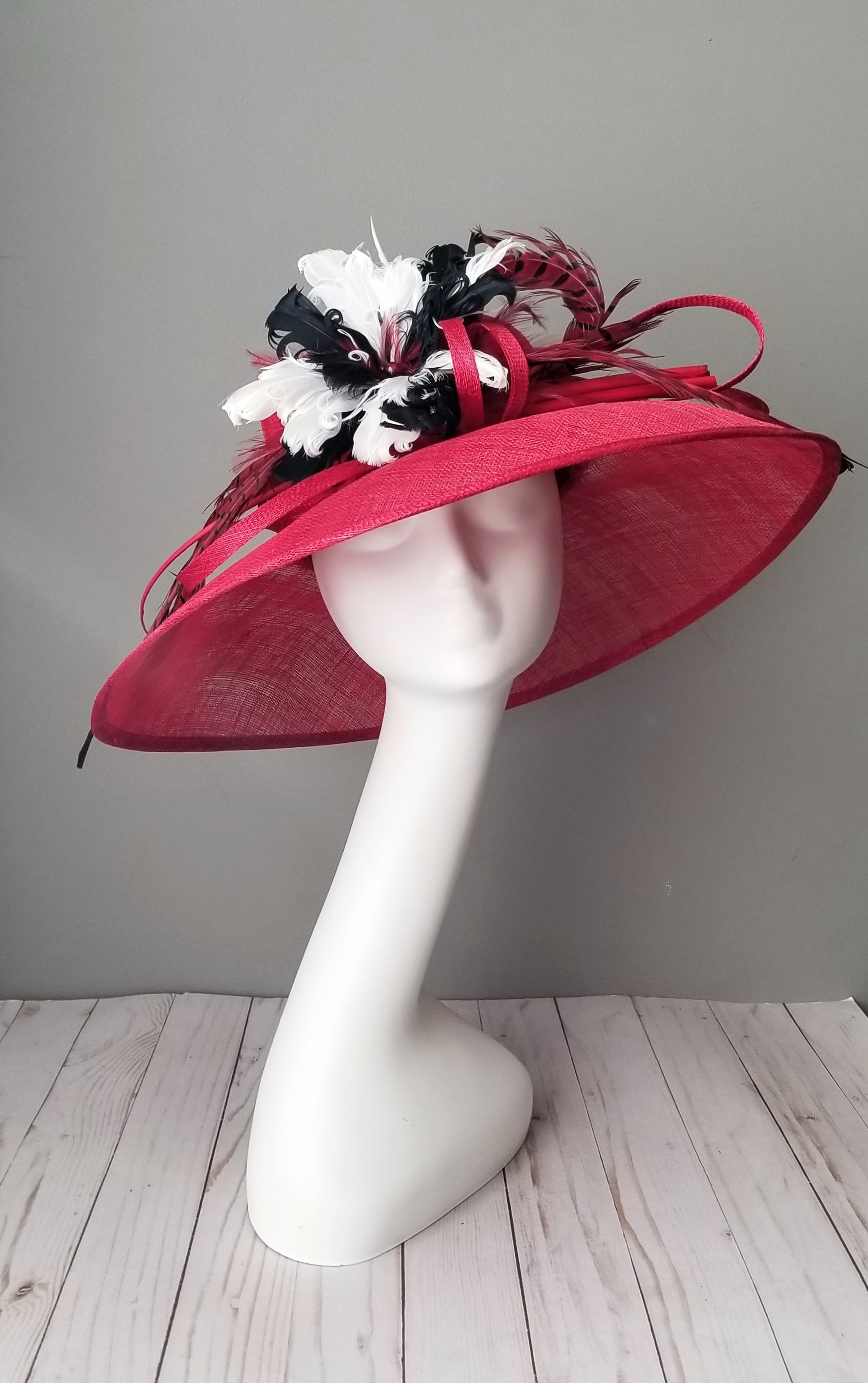 Hat Haven millinery hat shop in Louisville, Kentucky. Custom hats, Kentucky Derby hats, ladies dress hats, fascinators, hatinators, wedding hats, mother of the bride hats, bridal head pieces, men's hats, boutonnieres, custom millinery hat maker, Ascot hats, Melbourne Cup hats, race day hats.